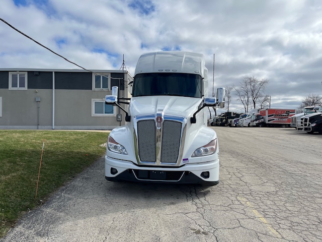 2022 KENWORTH T680 - image 2 of 6
