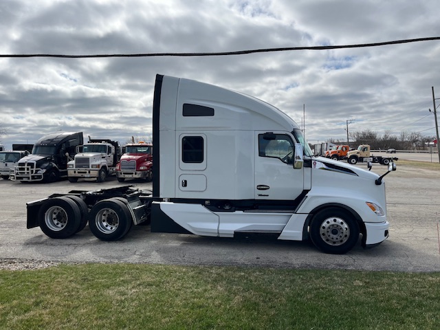 2022 KENWORTH T680 - image 4 of 6