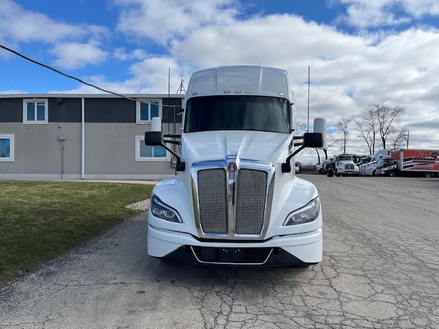 2022 KENWORTH T680 - image 2 of 6