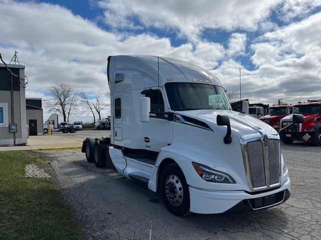 2022 KENWORTH T680 - image 3 of 6