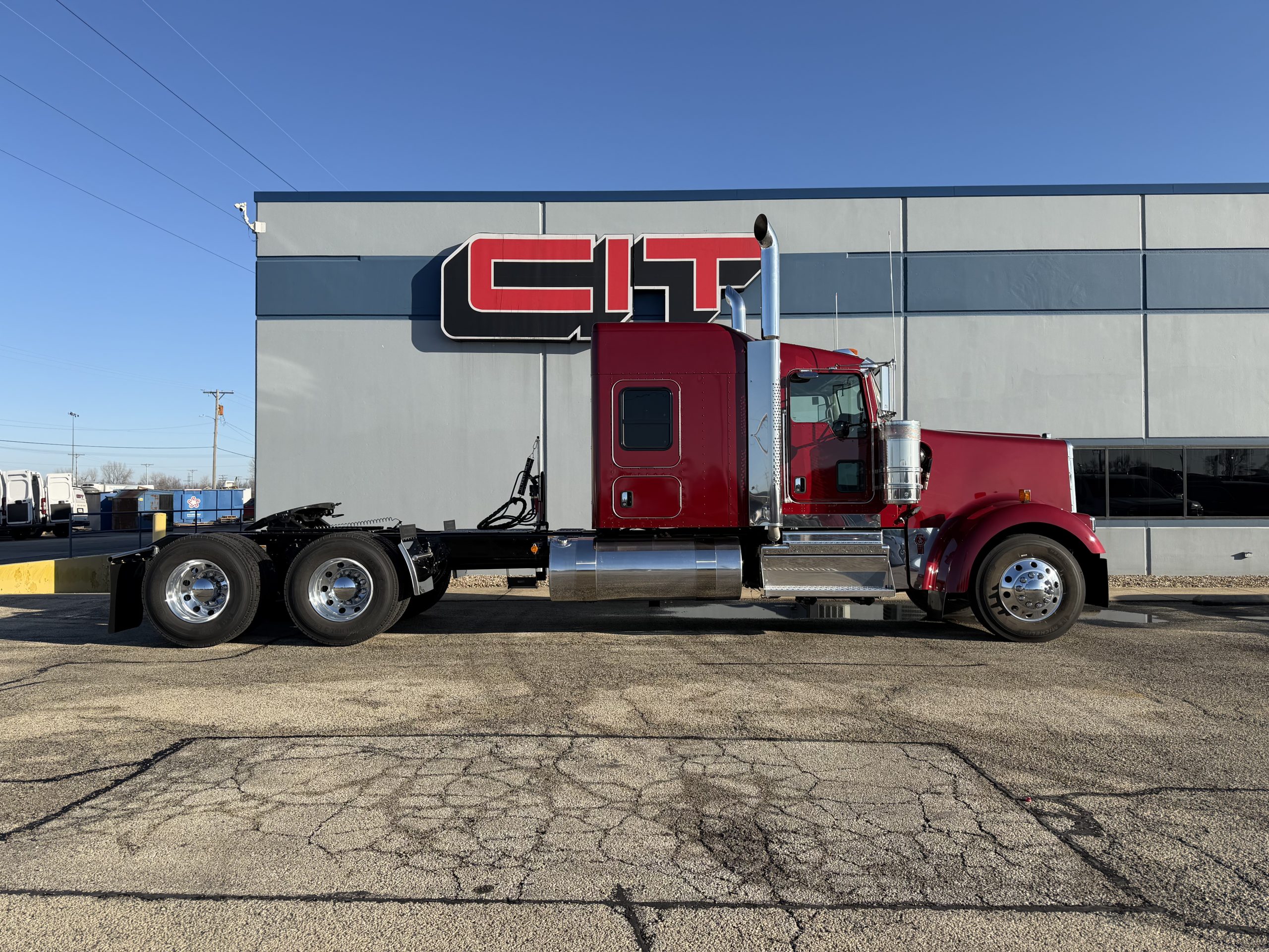 NEW 2027 KENWORTH W900L - image 4 of 6