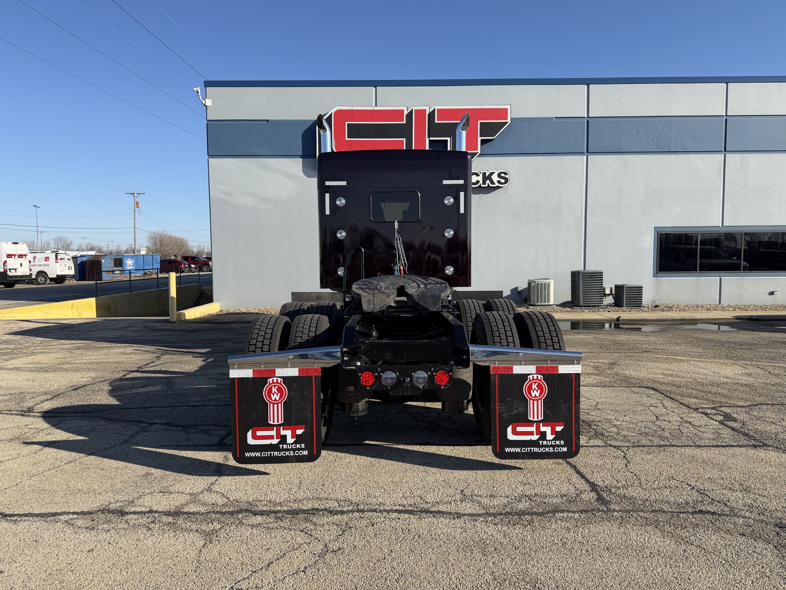 NEW 2027 KENWORTH W900L - image 6 of 6