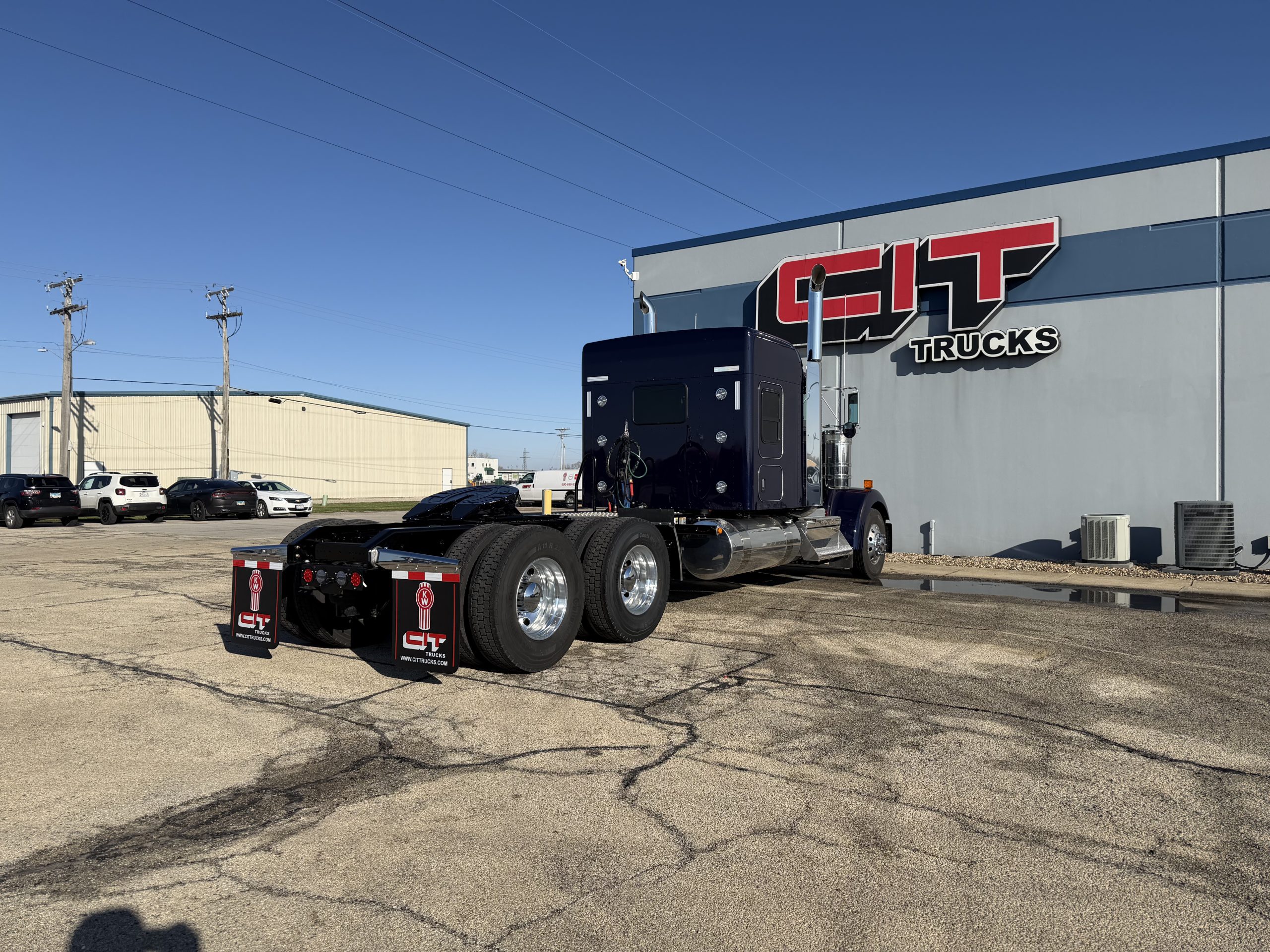 NEW 2027 KENWORTH W900L - image 5 of 6