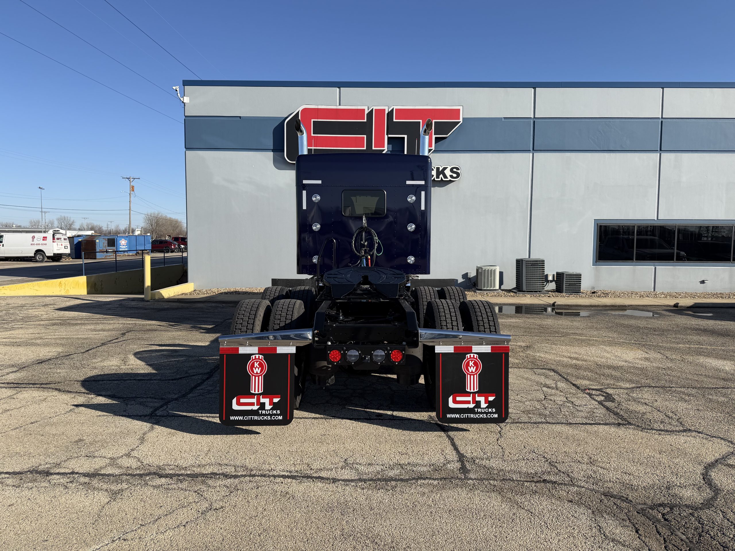 NEW 2027 KENWORTH W900L - image 6 of 6