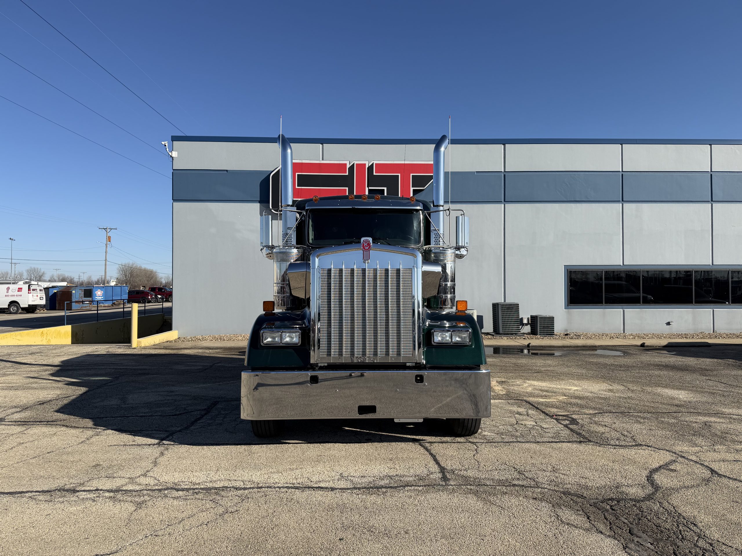 2027 KENWORTH W900L - image 2 of 6