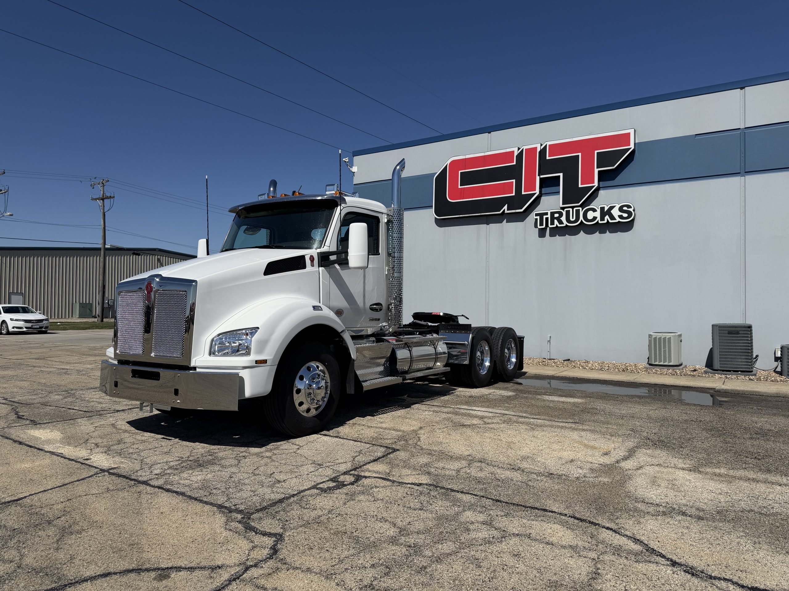 2027 Kenworth T880 - image 1