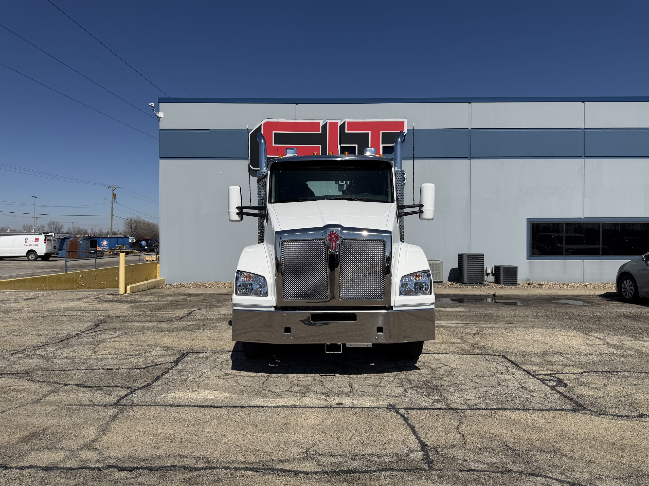 2027 Kenworth T880 - image 2