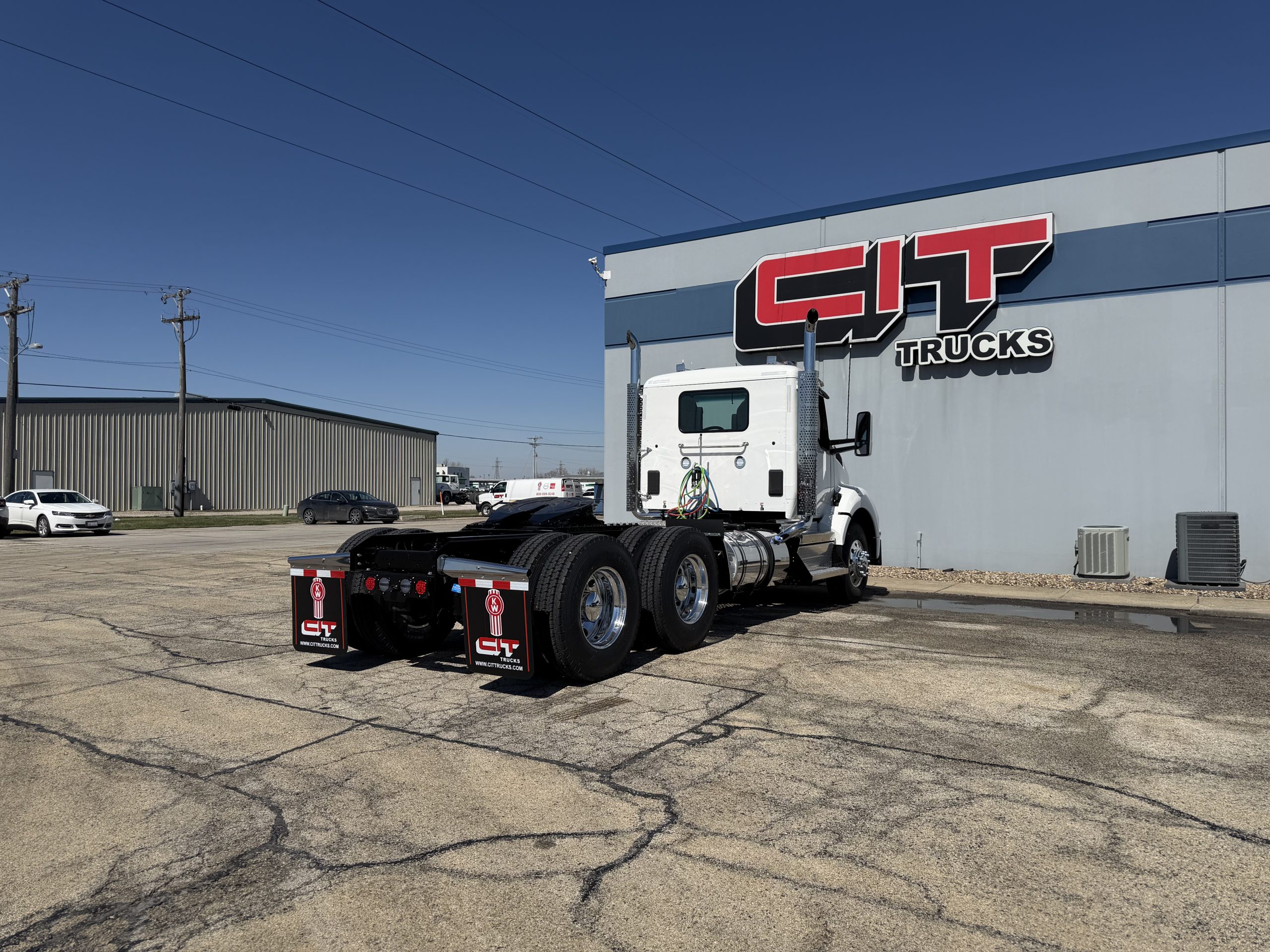 2027 Kenworth T880 - image 5