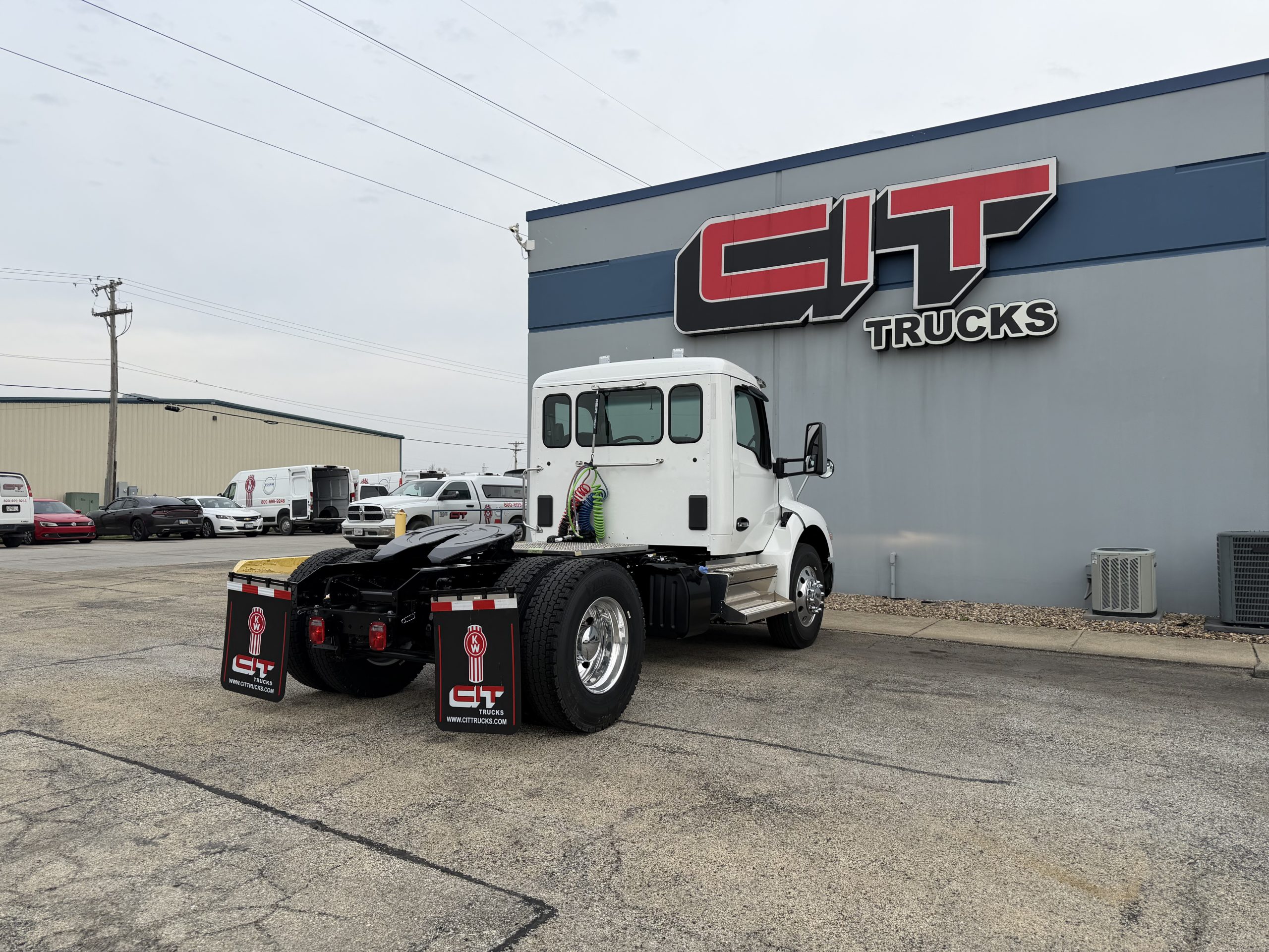 2027 KENWORTH T380 - image 5 of 6