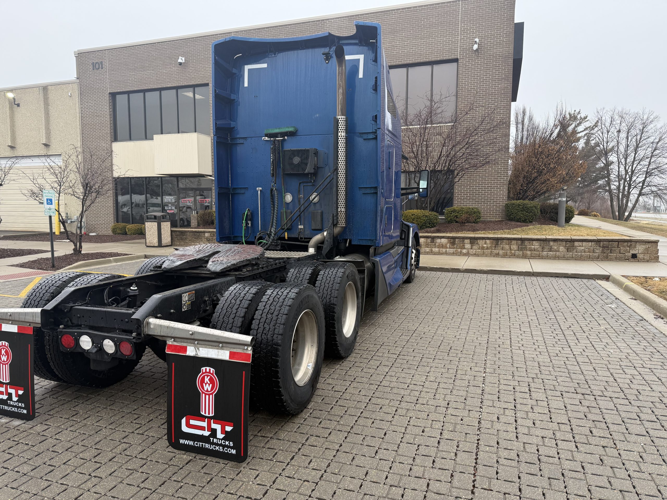 2022 Kenworth T680 - image 5