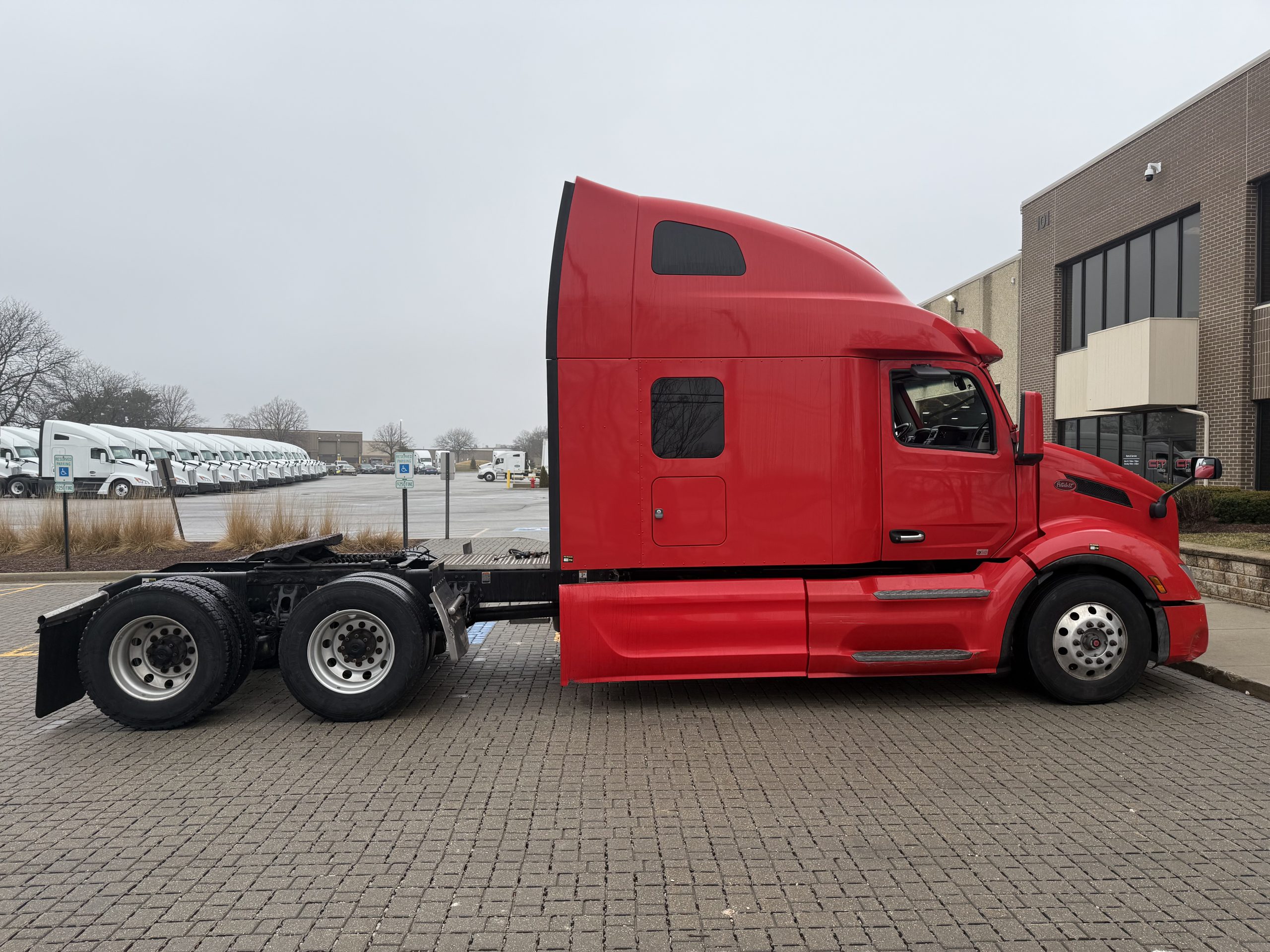 2022 Peterbilt - image 4