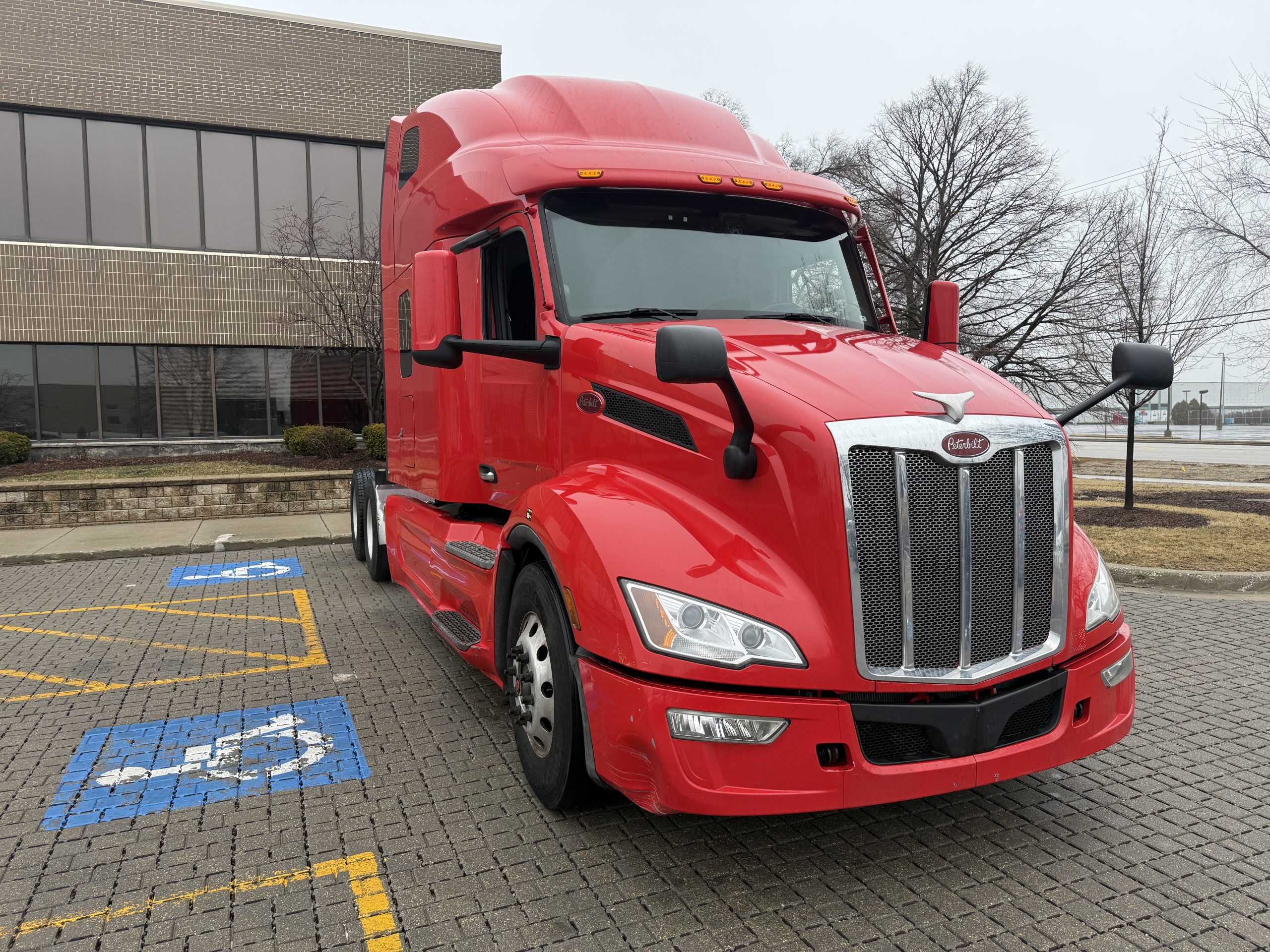 2022 Peterbilt - image 3