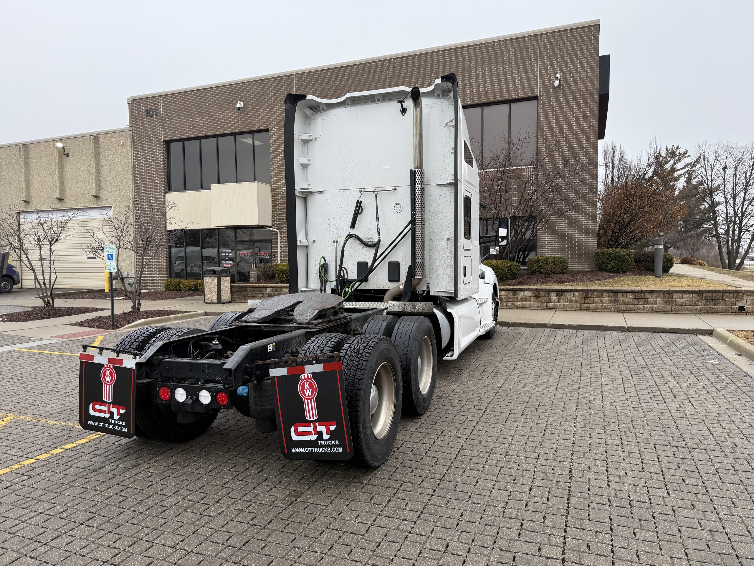2022 Kenworth T680 - image 5