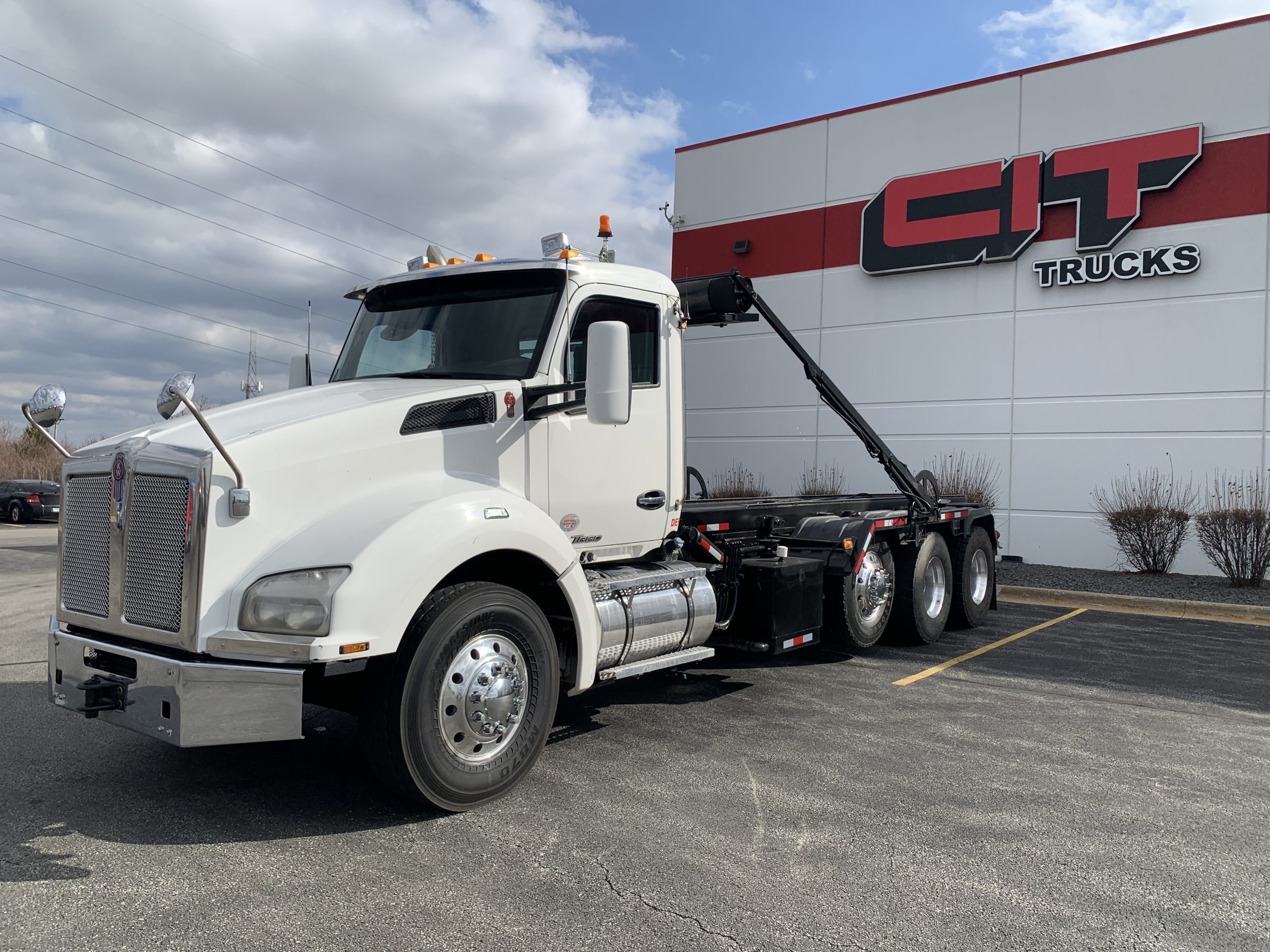 2020 KENWORTH T880 - image 1 of 6