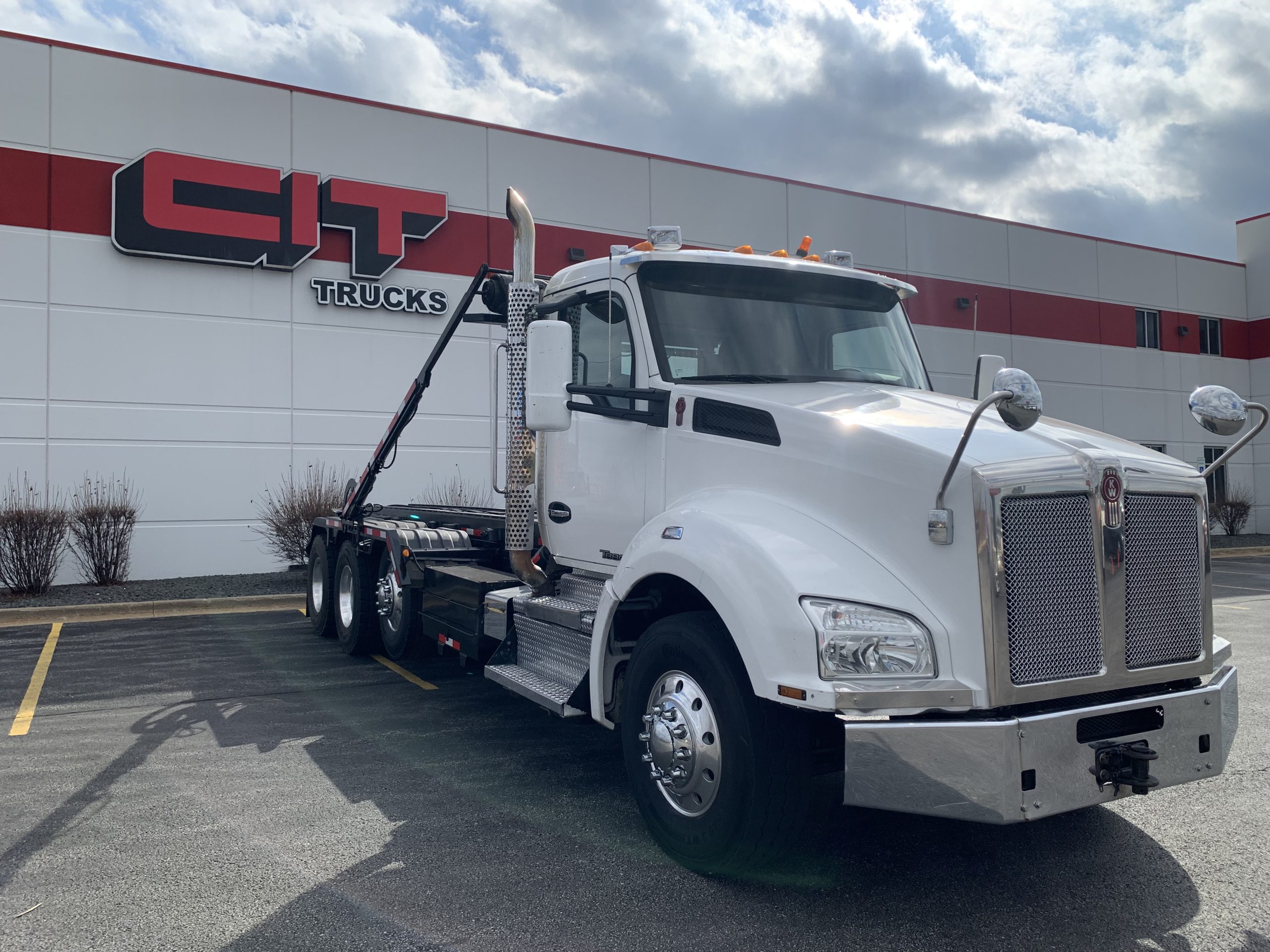 2020 KENWORTH T880 - image 3 of 6