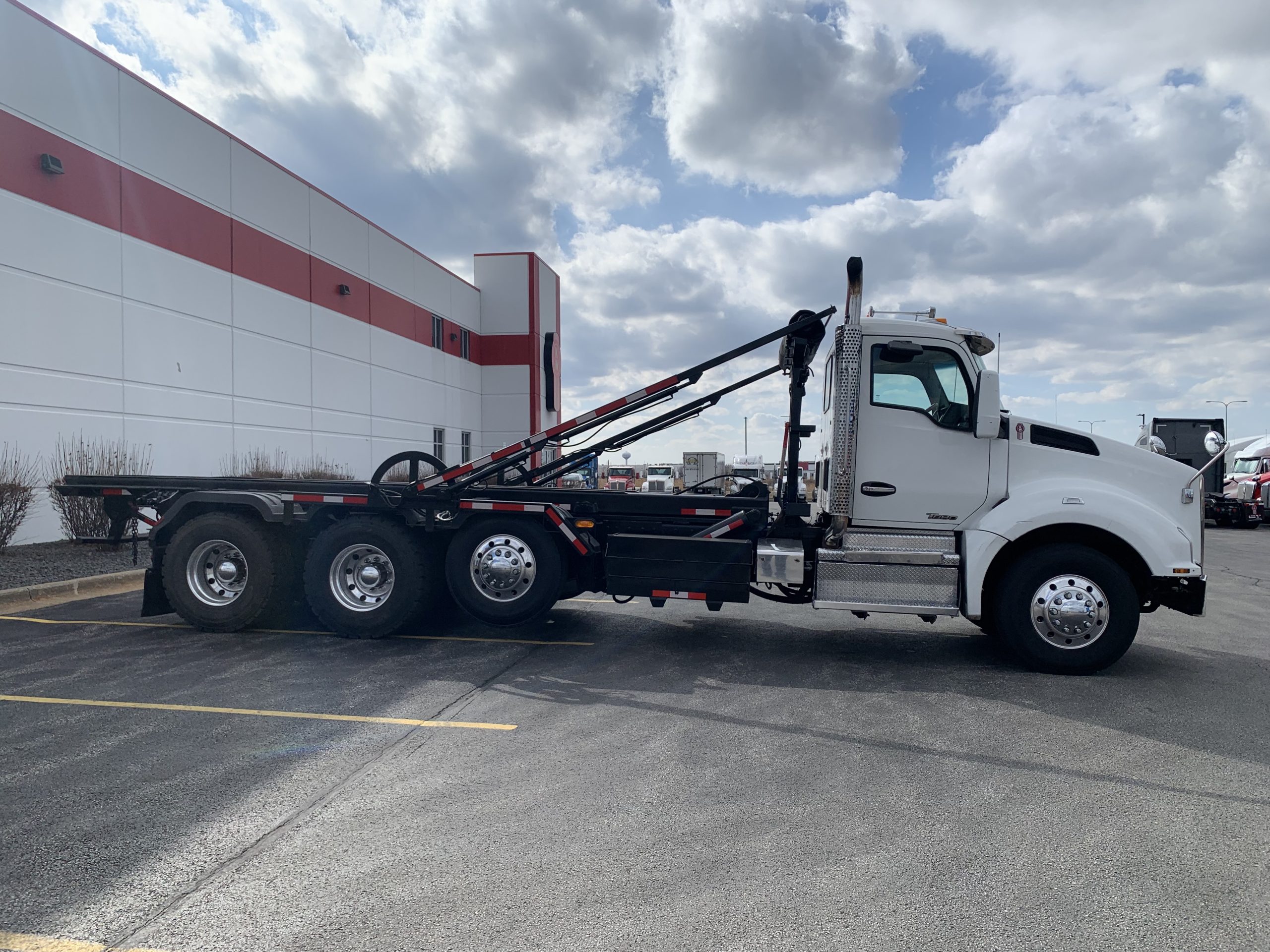 2020 KENWORTH T880 - image 4 of 6