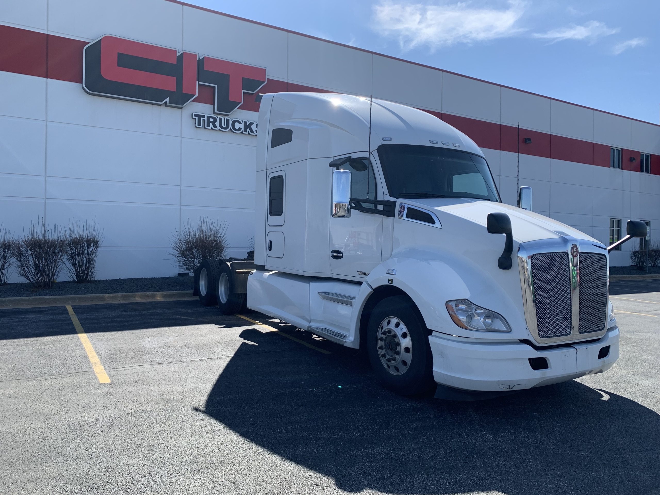 2022 Kenworth T680 - image 3