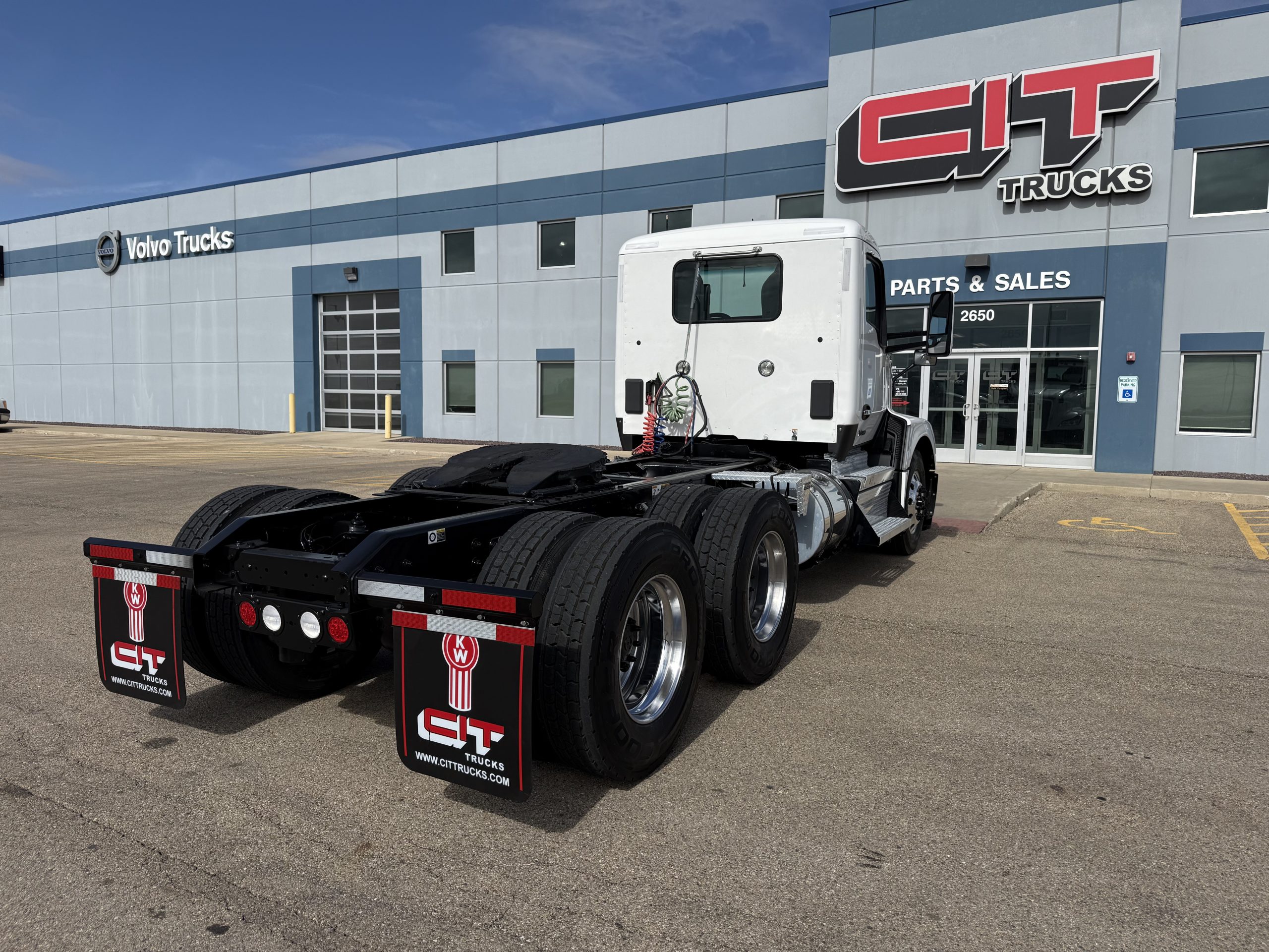 2022 Kenworth T680 - image 5