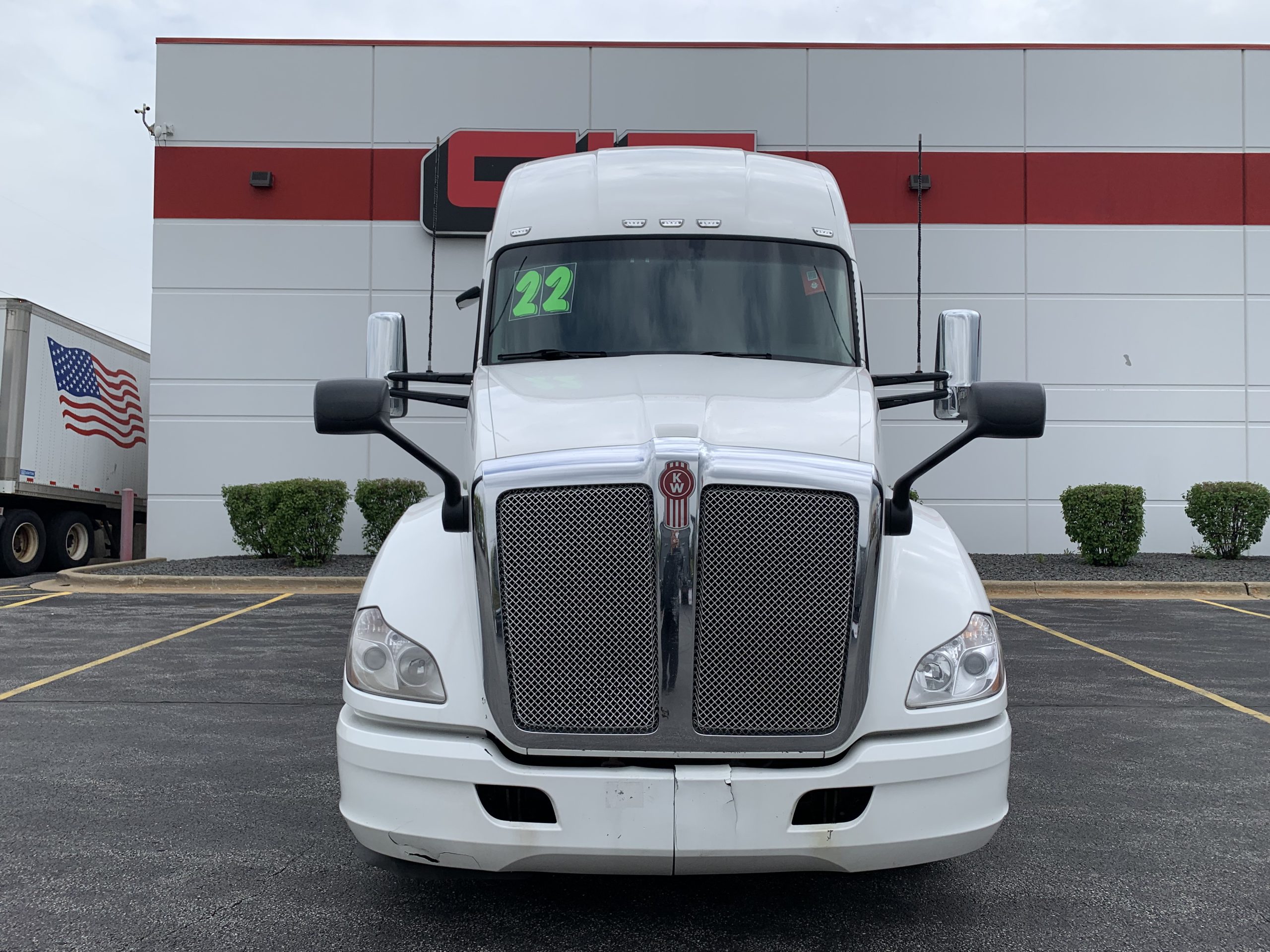 2022 KENWORTH T680 2022 KENWORTH T680 - image 2 of 6