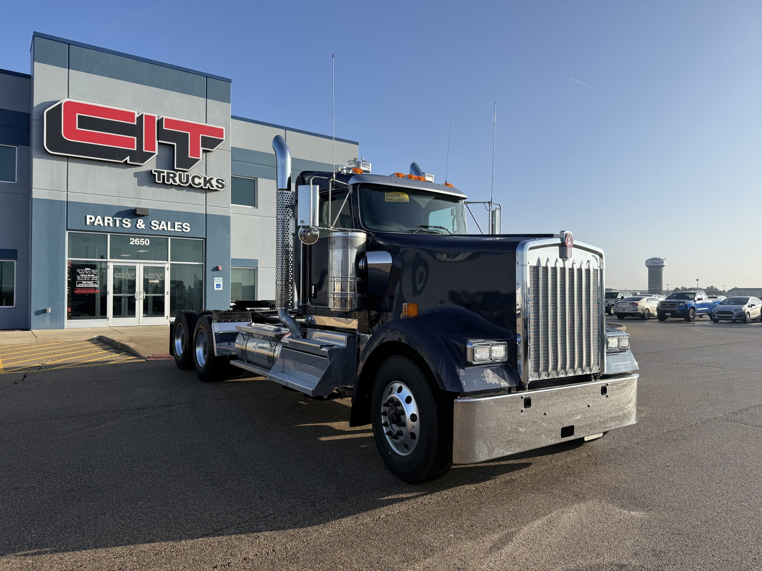 2027 Kenworth W900 - image 3