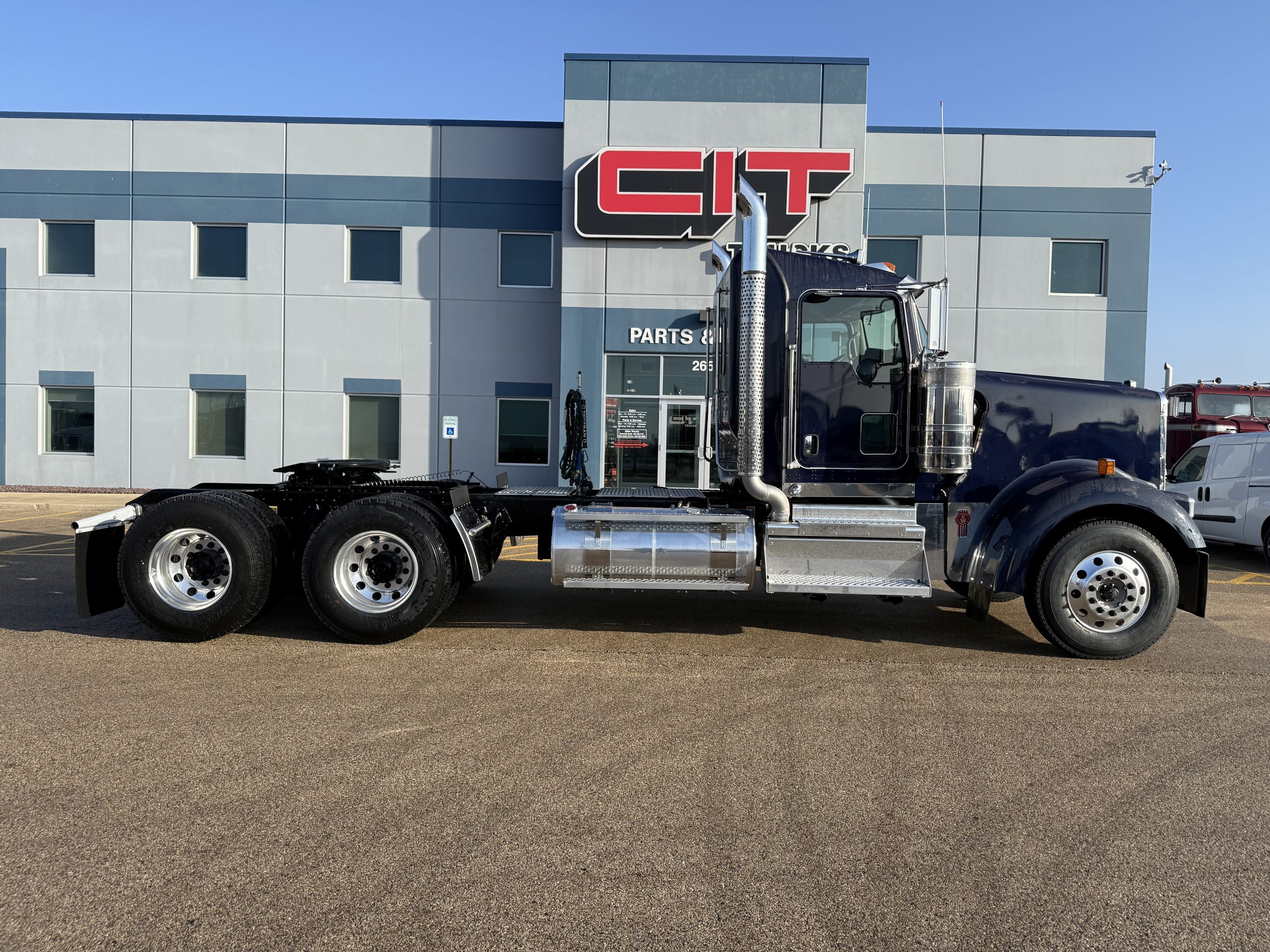 2027 Kenworth W900 - image 4