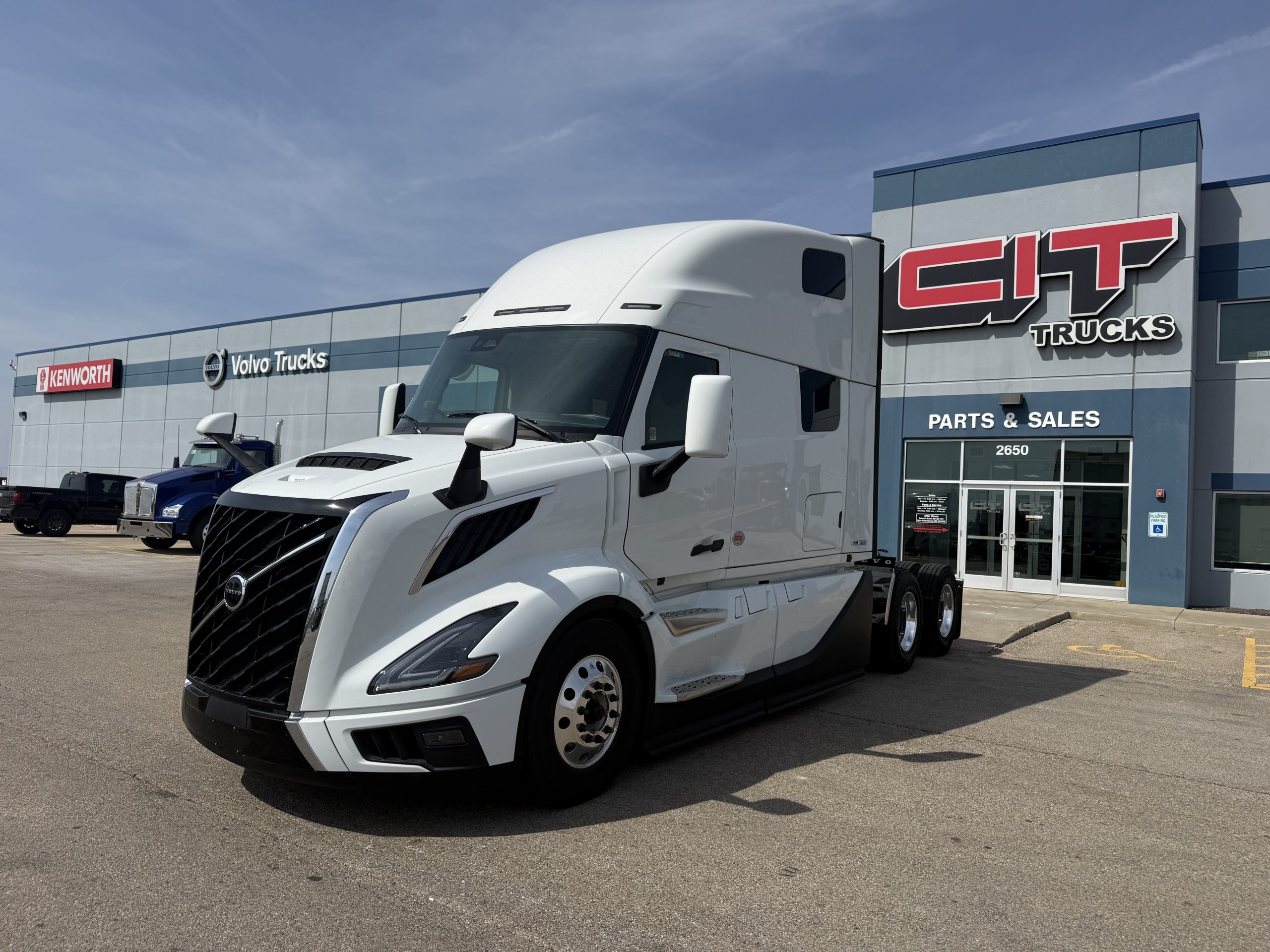 NEW 2027 VOLVO VLN860 - image 1 of 6