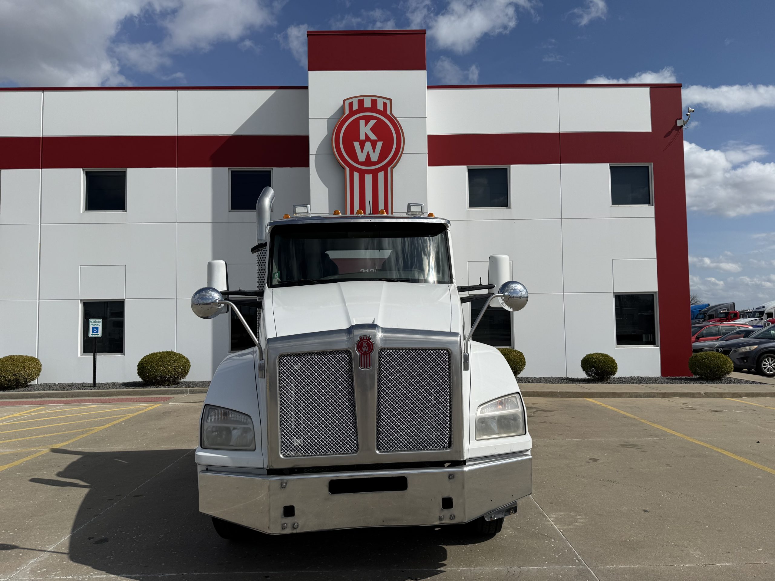 2018 Kenworth T880 - image 2