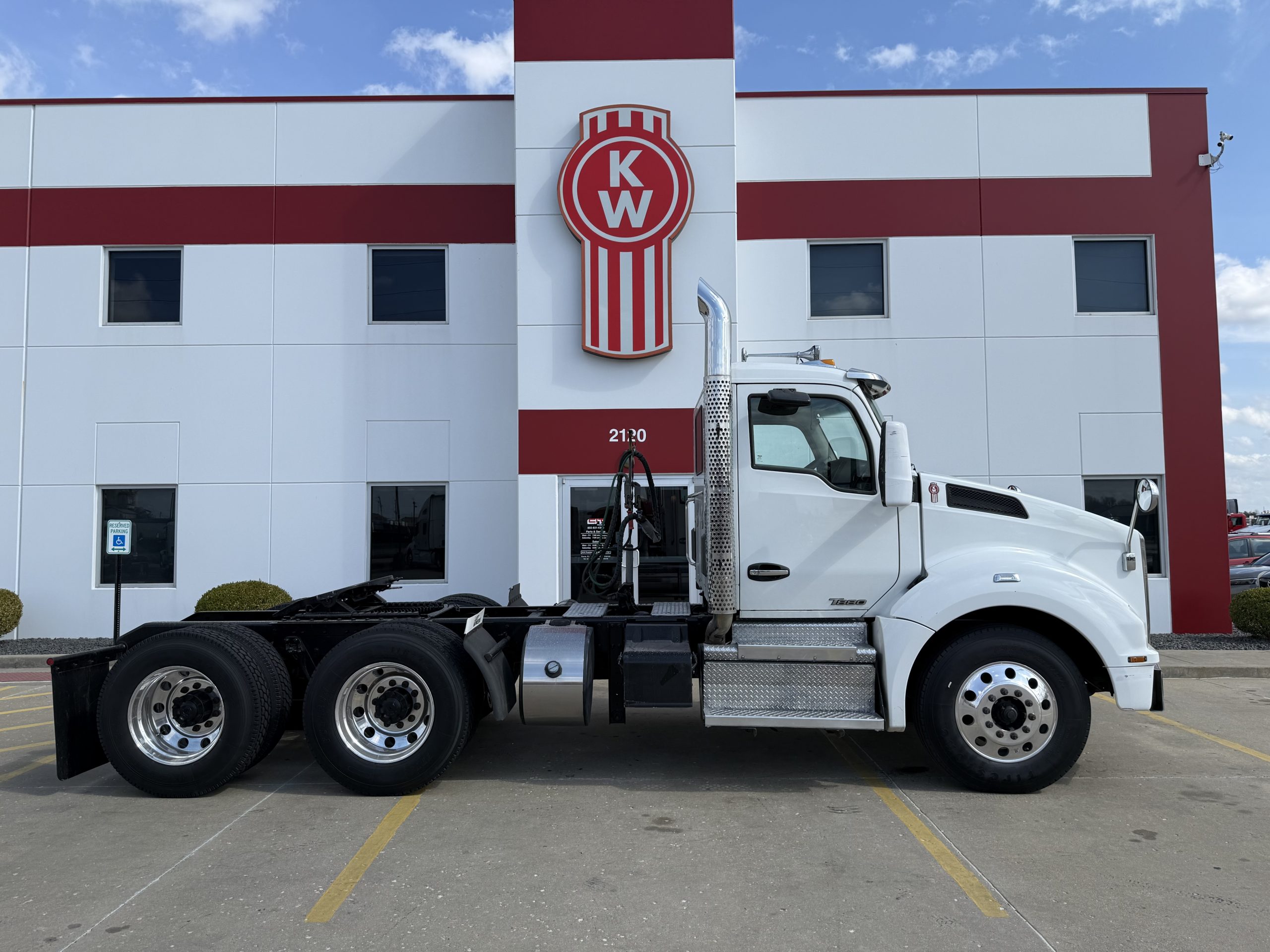 2018 Kenworth T880 - image 3