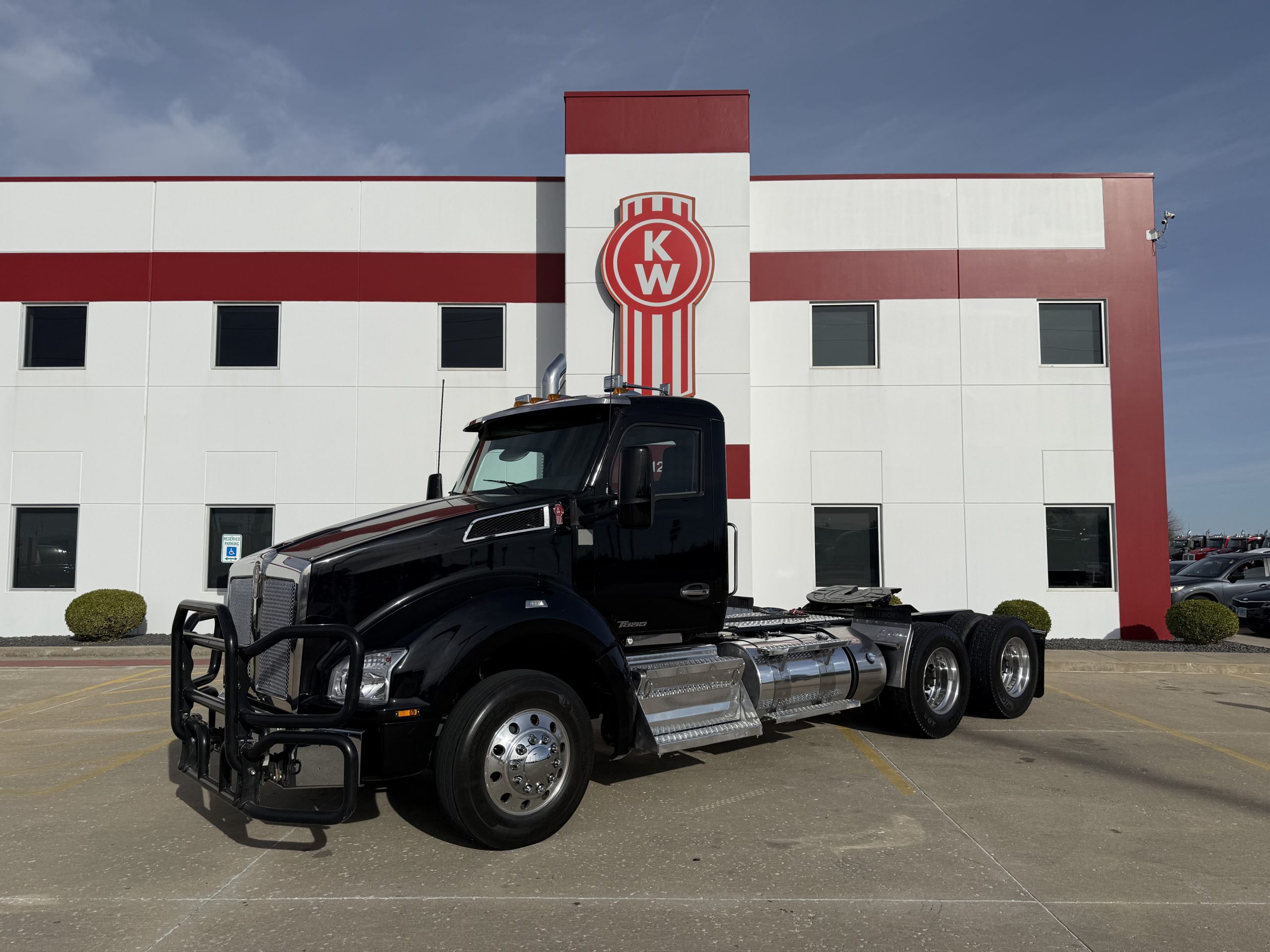 2020 Kenworth T880 - image 1