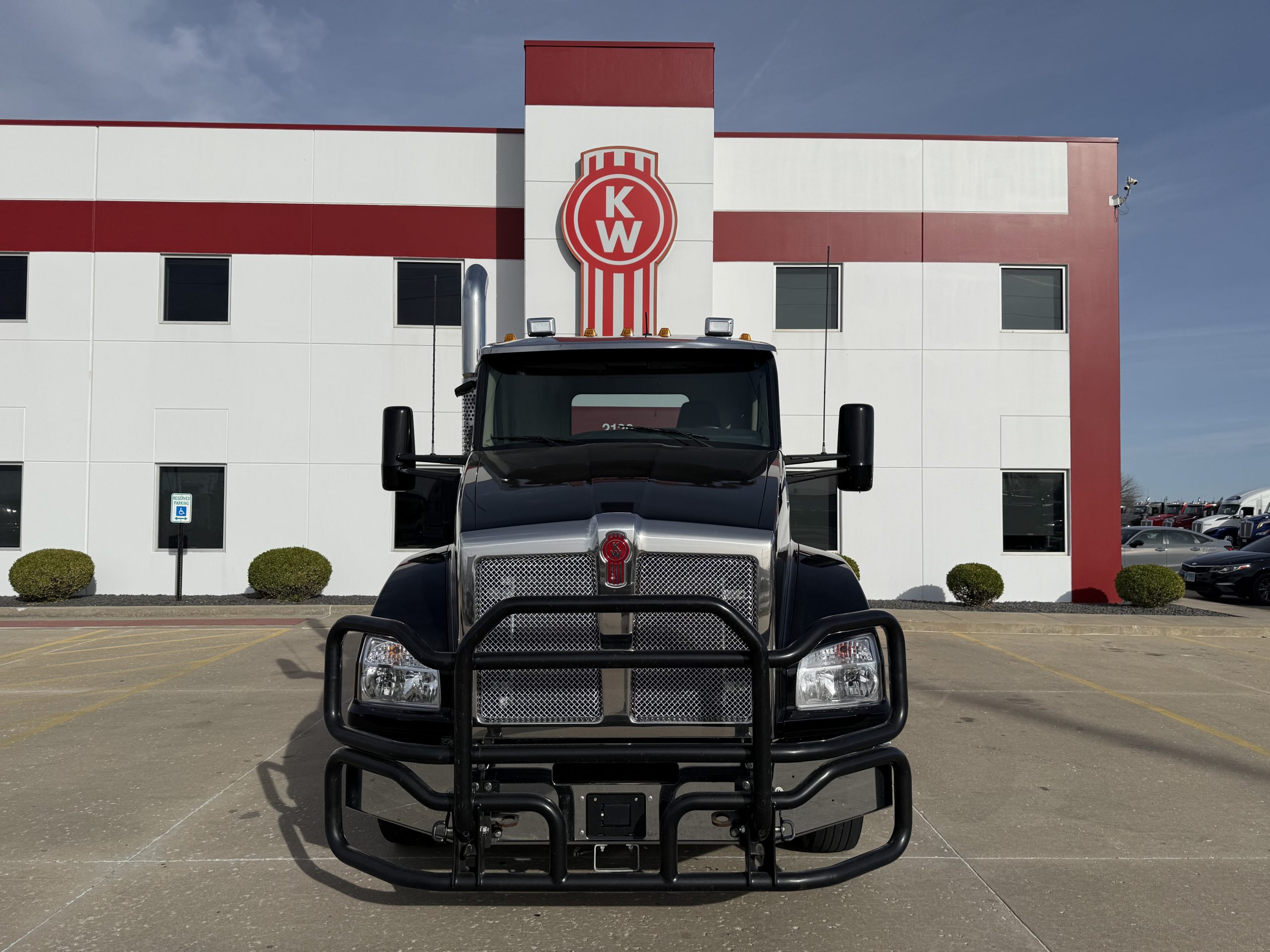 2020 Kenworth T880 - image 2