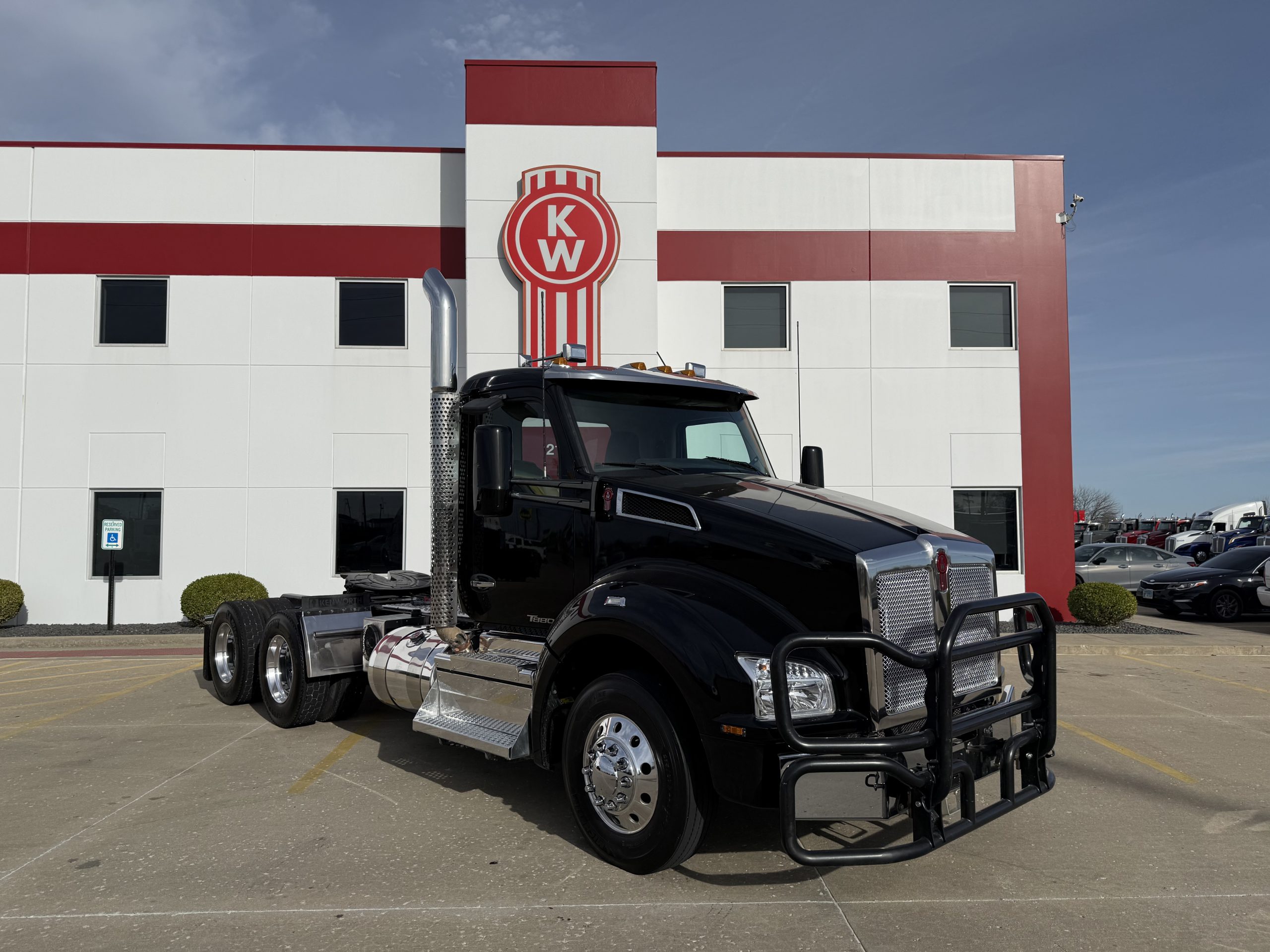 2020 Kenworth T880 - image 3