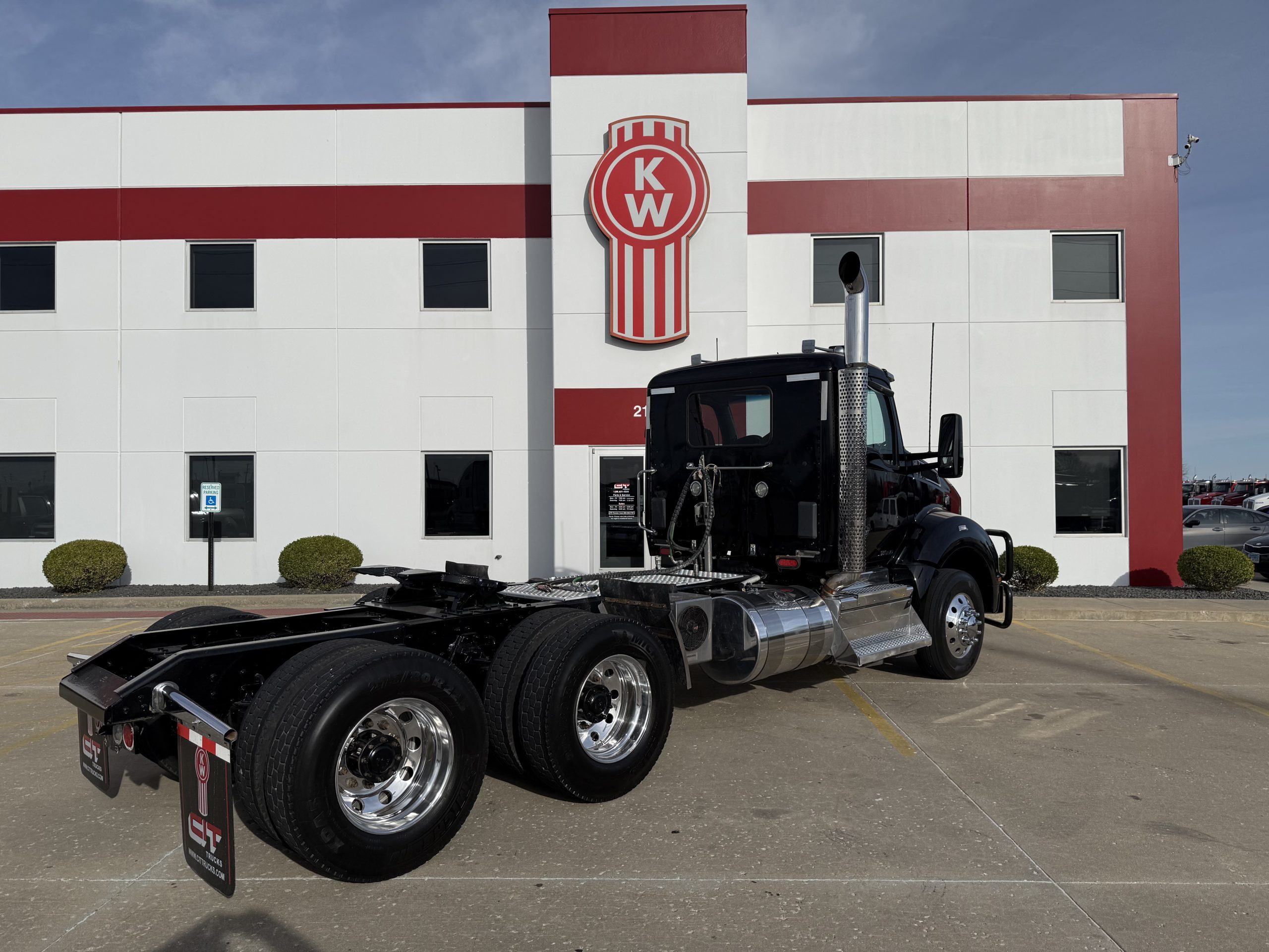 2020 Kenworth T880 - image 5