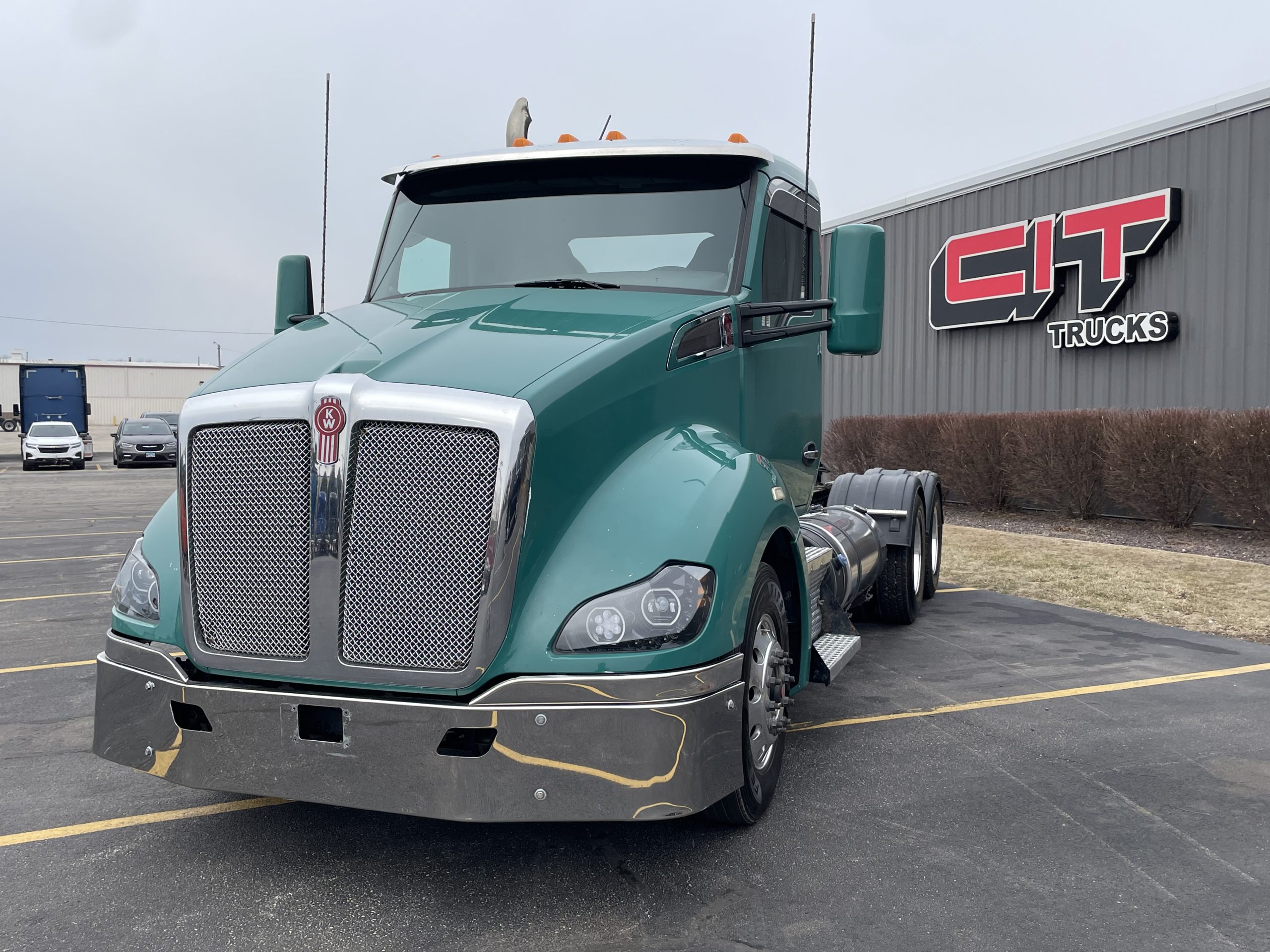 2018 Kenworth T680 - image 1