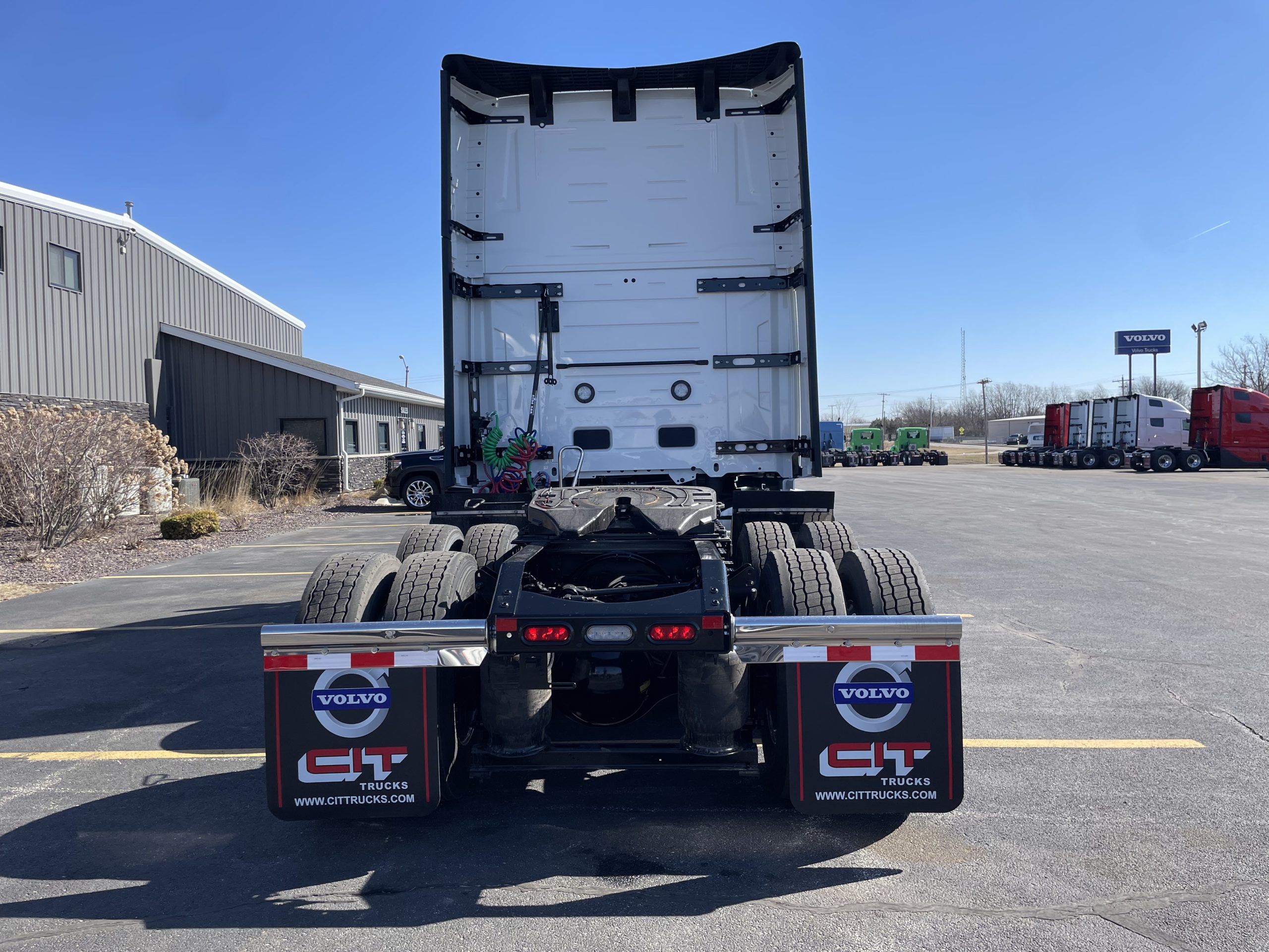 2027 VOLVO VNL860 2027 VOLVO VNL860 - image 6 of 6