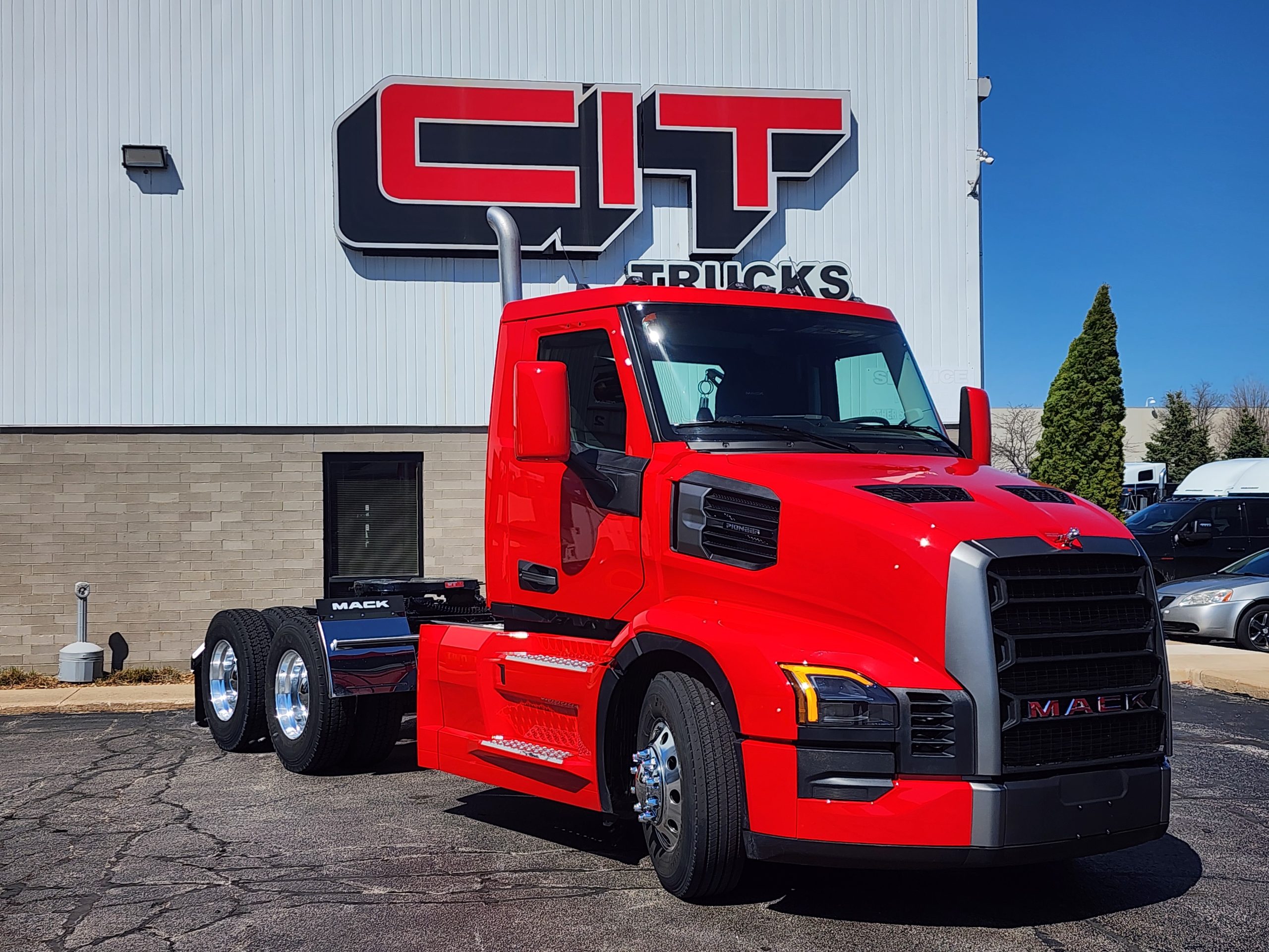 2027 MACK PIONEER - image 3 of 6