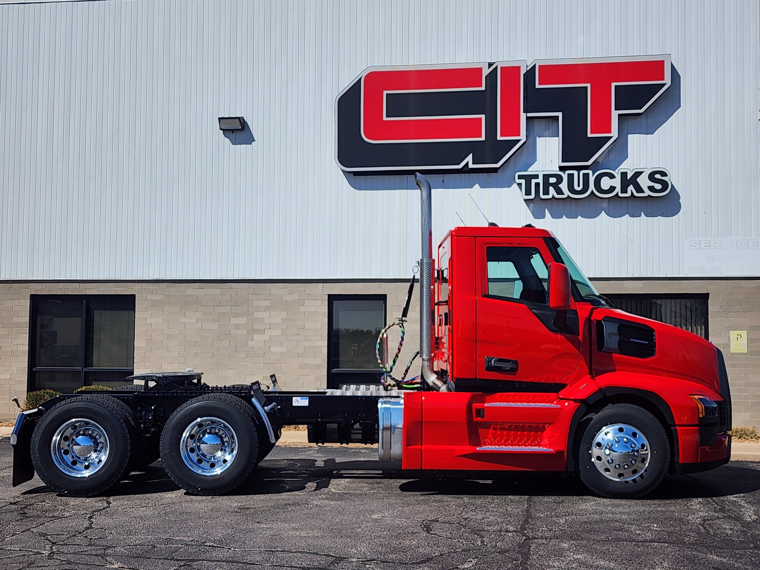 2027 MACK PIONEER - image 4 of 6