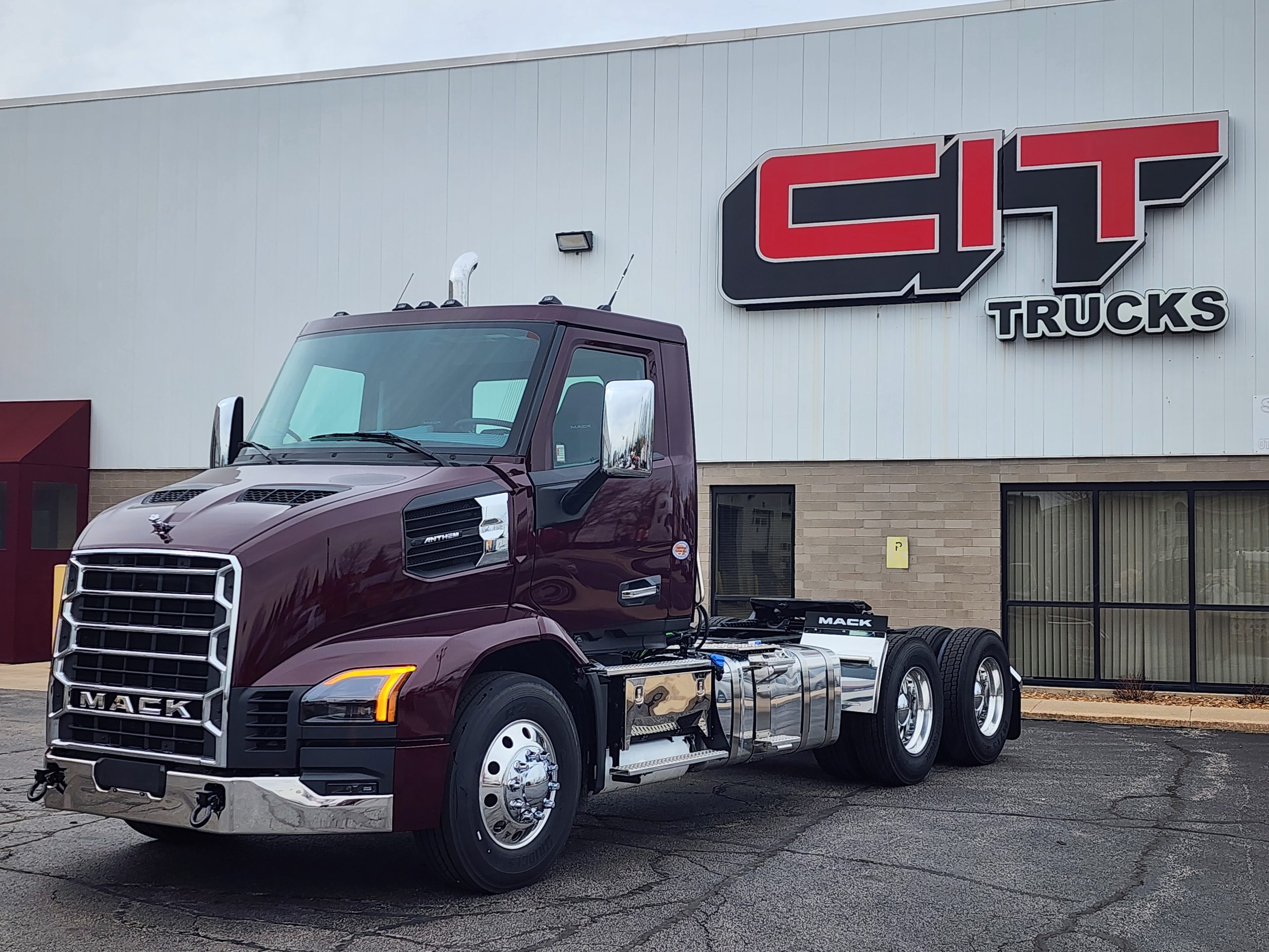 2027 MACK ANTHEM - image 1 of 6