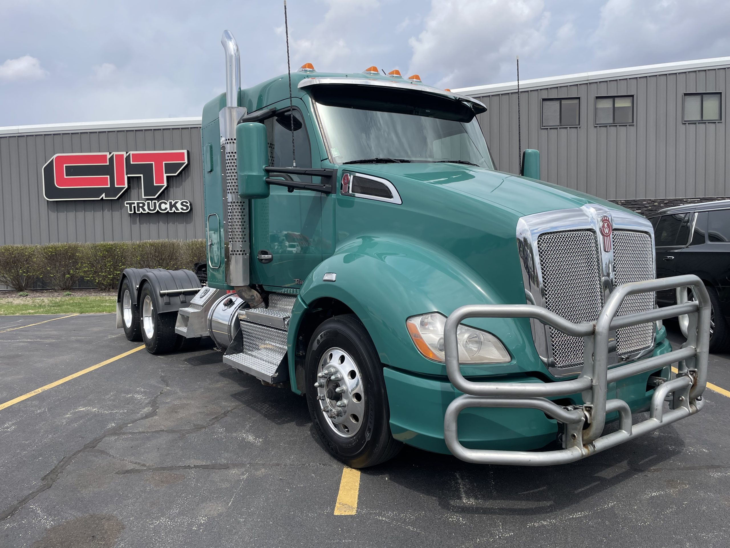 2018 KENWORTH T680 - image 3 of 6