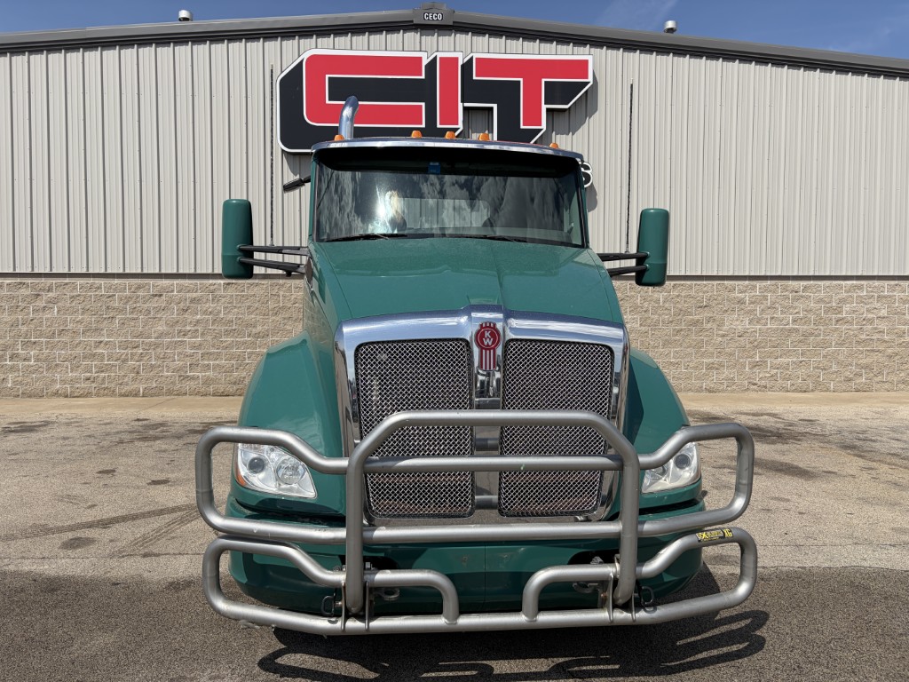 2018 KENWORTH T680 - image 2 of 6
