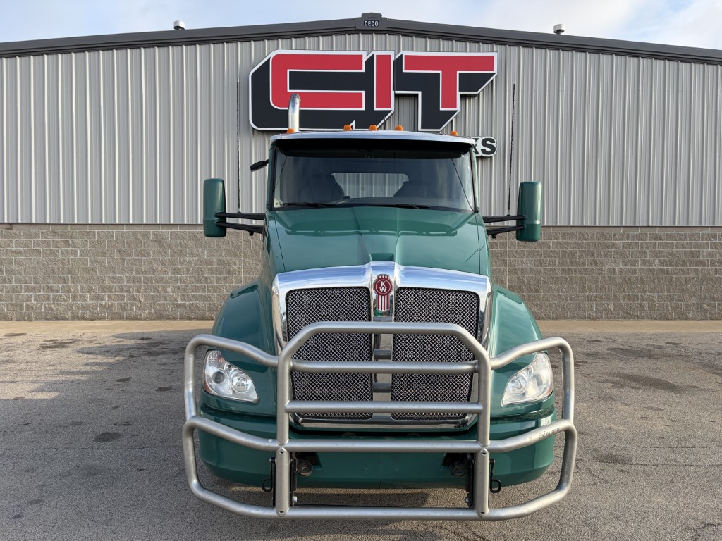 2018 KENWORTH T680 - image 2 of 6