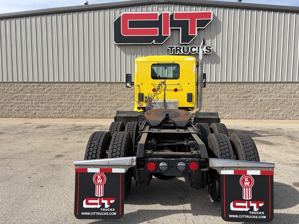 2017 KENWORTH T680 - image 5 of 6