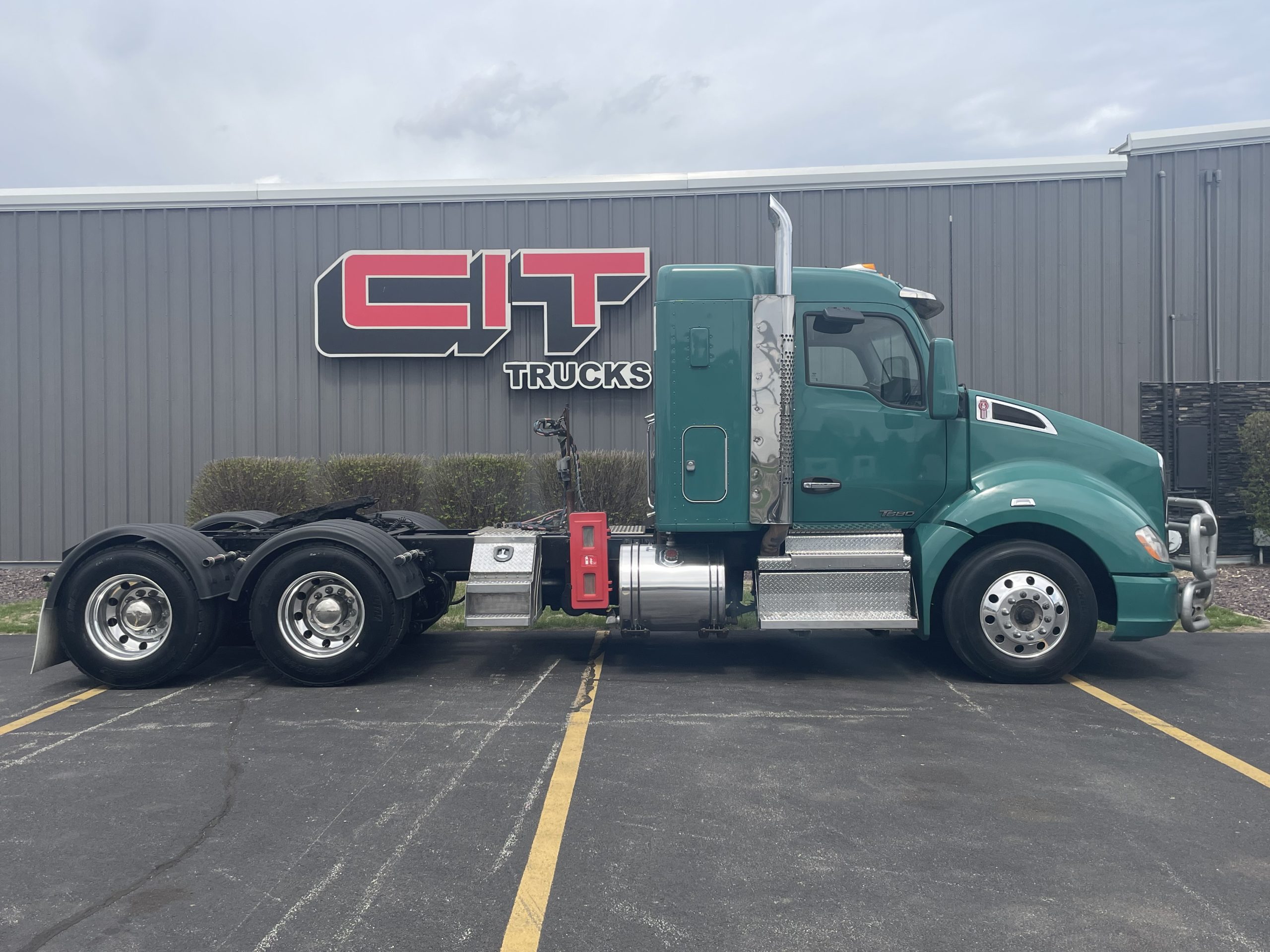 2018 KENWORTH T680 - image 4 of 6