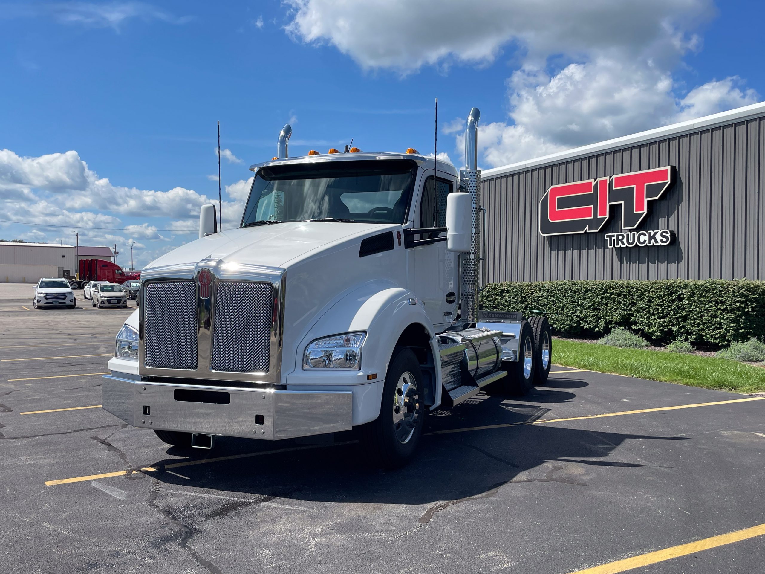 NEW 2027 KENWORTH T880 NEW 2027 KENWORTH T880 - image 1 of 6