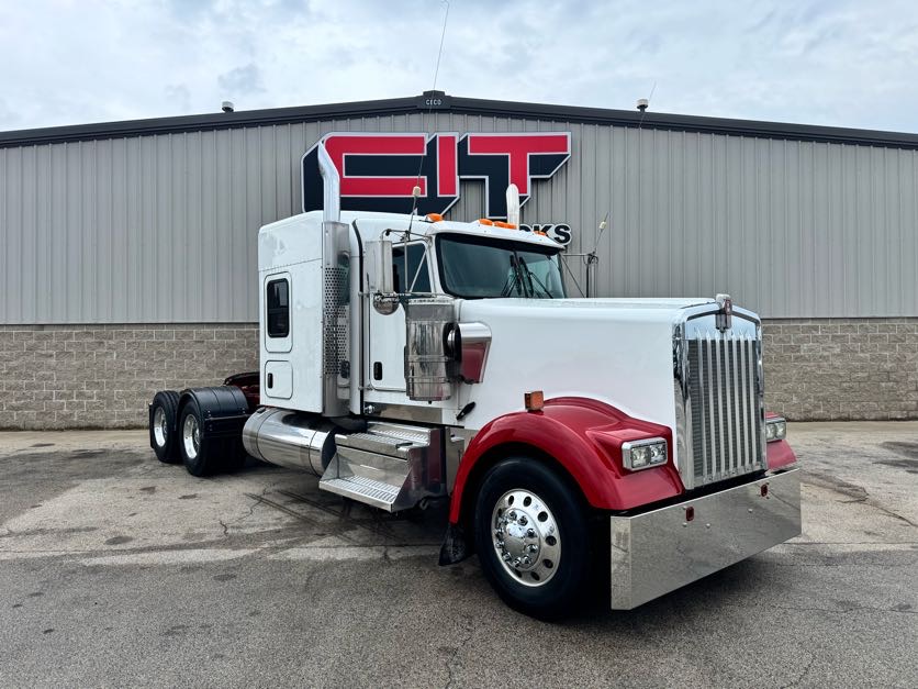 2022 KENWORTH W900L 2022 KENWORTH W900L - image 3 of 6
