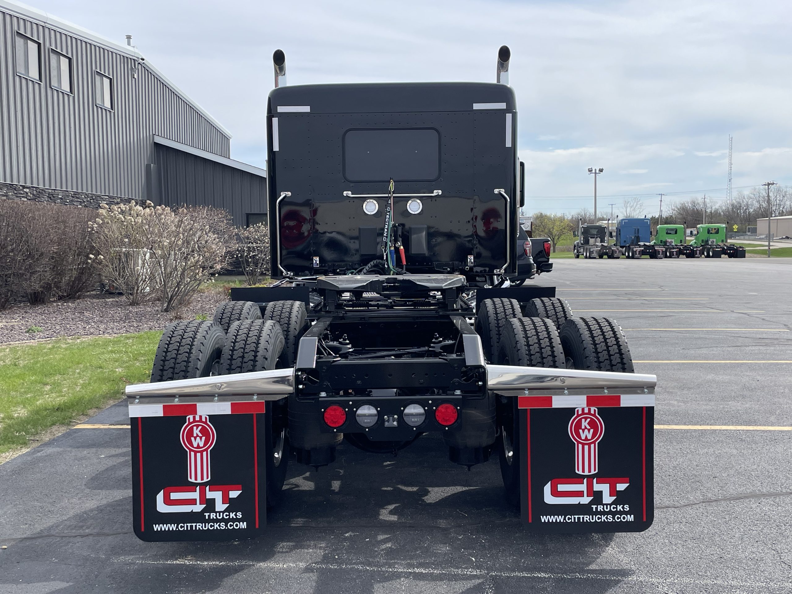 NEW 2027 KENWORTH T680 - image 5 of 6