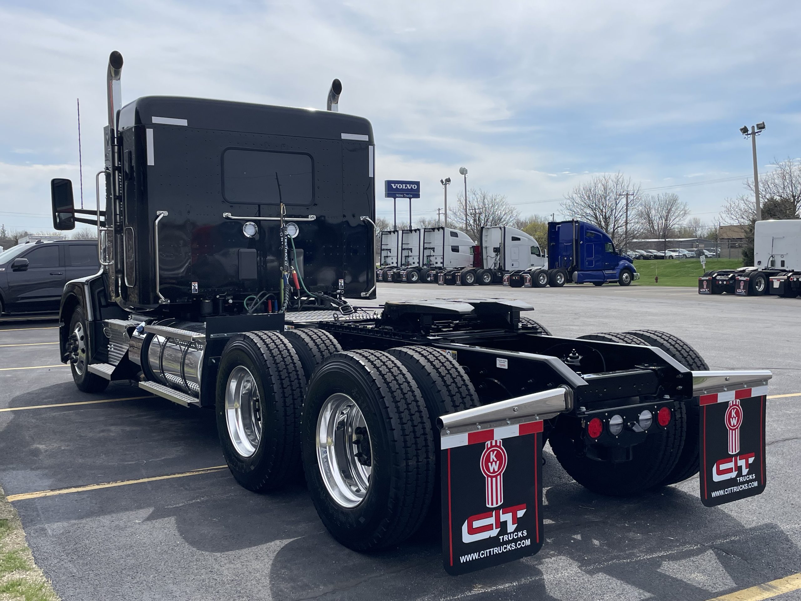 NEW 2027 KENWORTH T680 - image 6 of 6