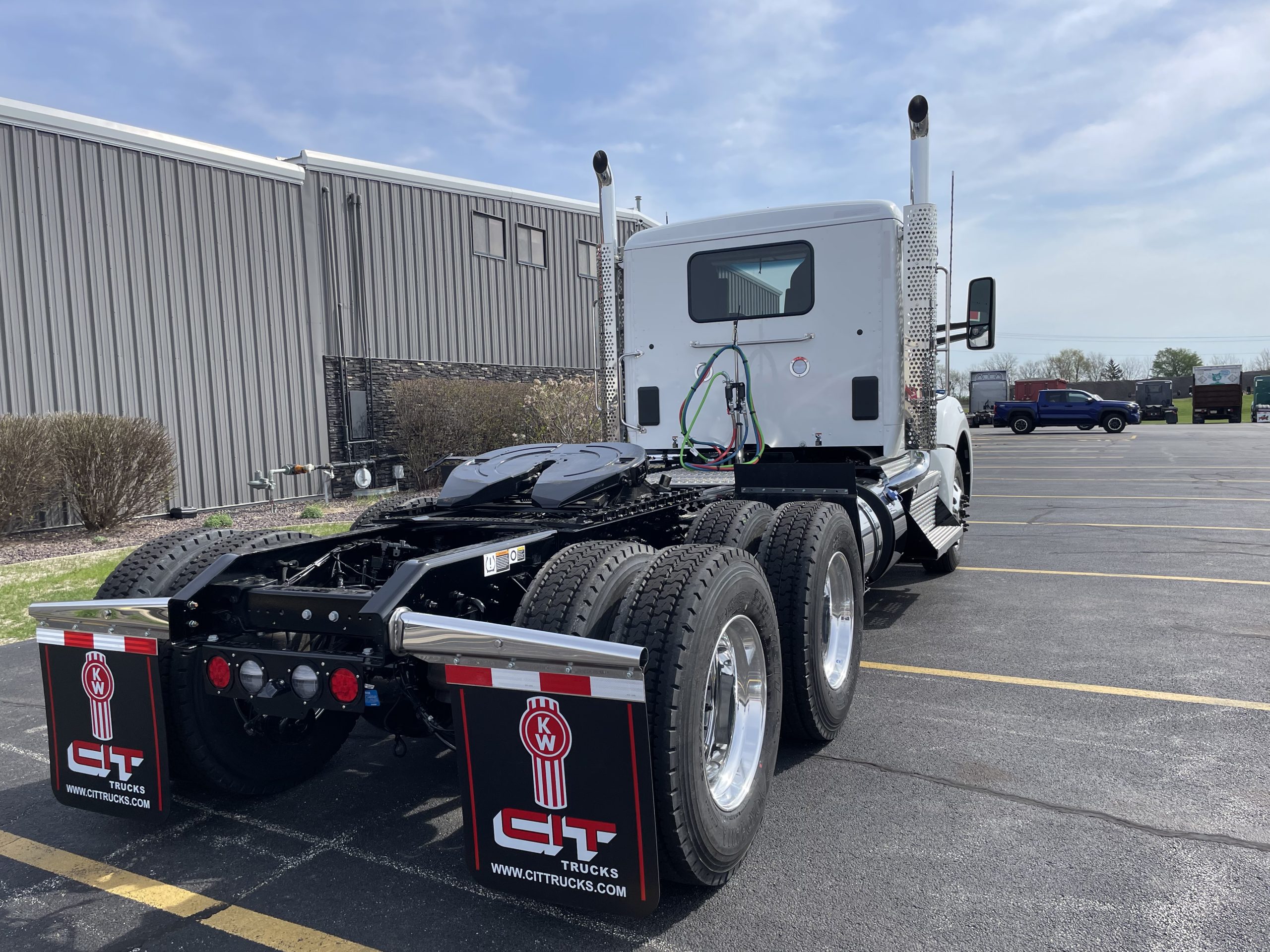 2027 KENWORTH T880 - image 4 of 6