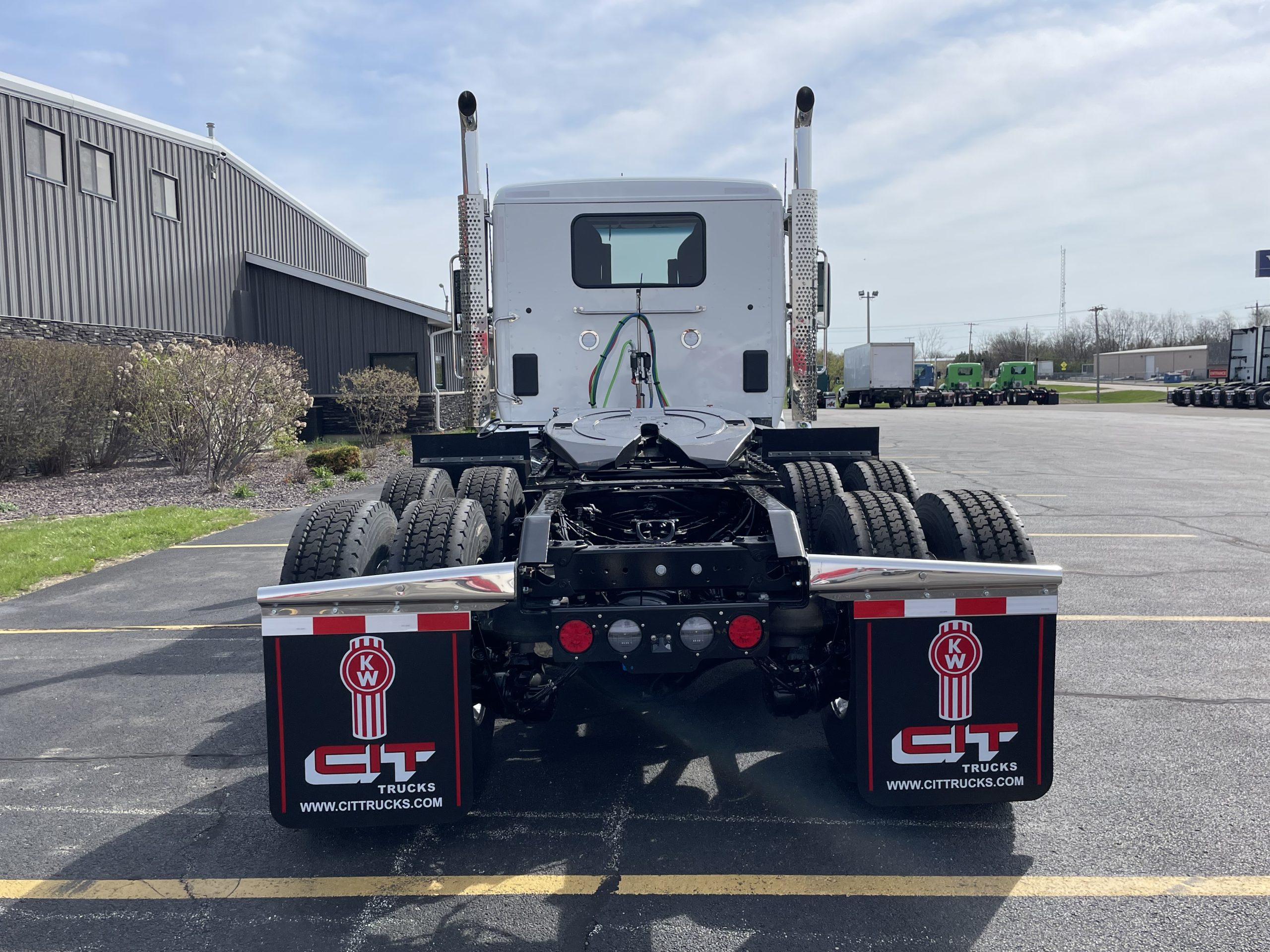 2027 KENWORTH T880 - image 5 of 6