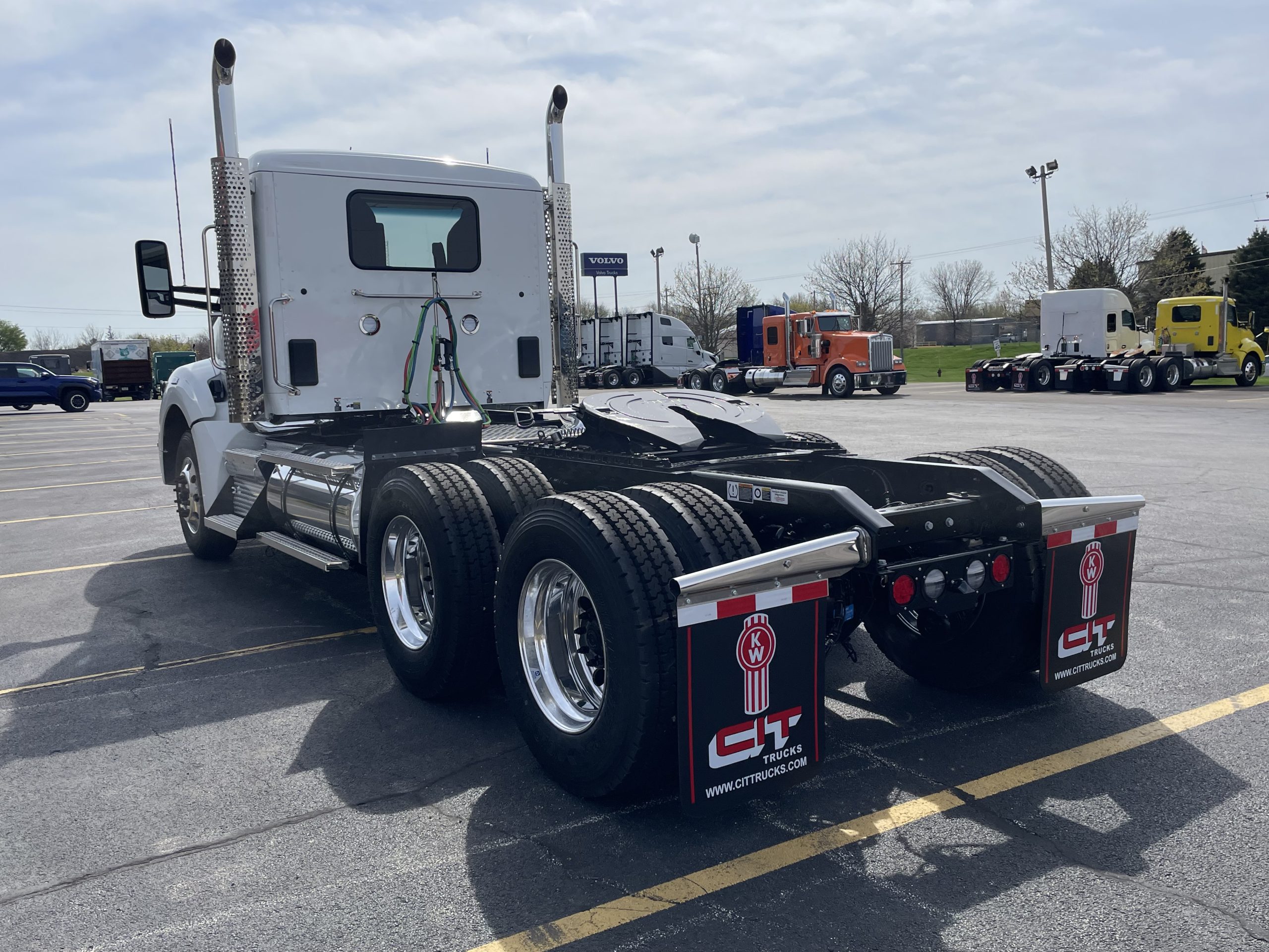 2027 KENWORTH T880 - image 6 of 6
