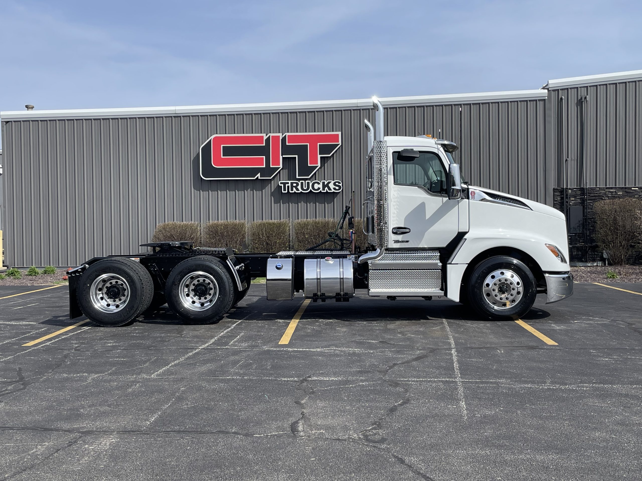 NEW 2027 KENWORTH T680 - image 4 of 6